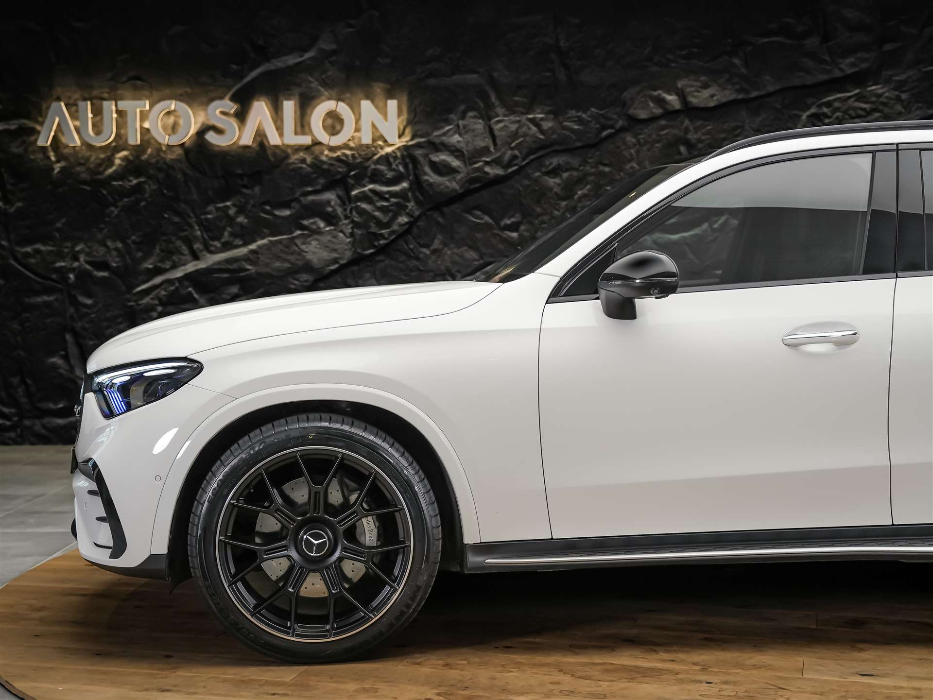 MERCEDES-BENZ GLC 300 4Matic AMG Line 9G-Tronic *Facelift*21" Felgen*Panorama*Lenkradheizung*-image-17