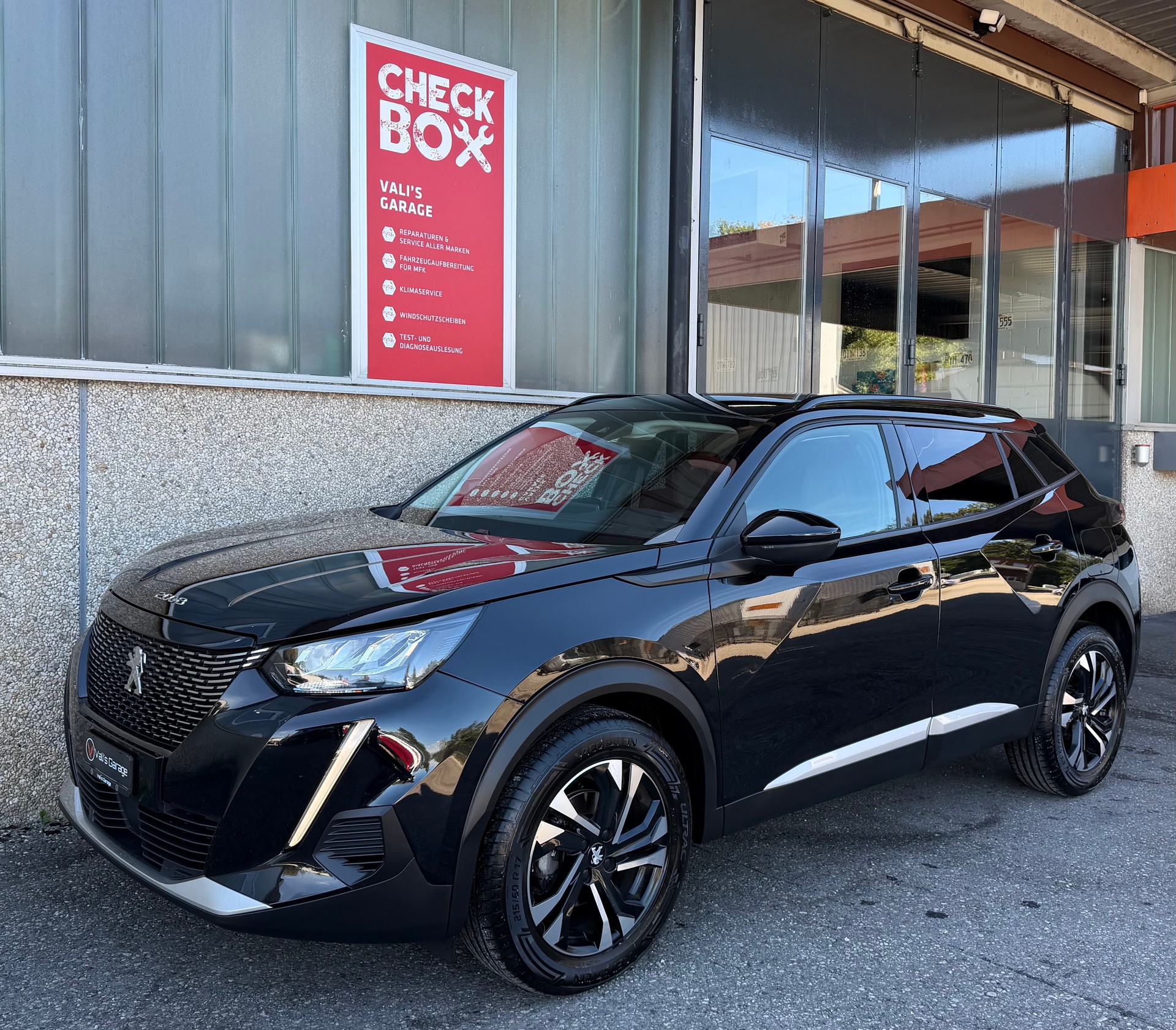 PEUGEOT 2008 1.2 PureTech Allure Pack EAT8