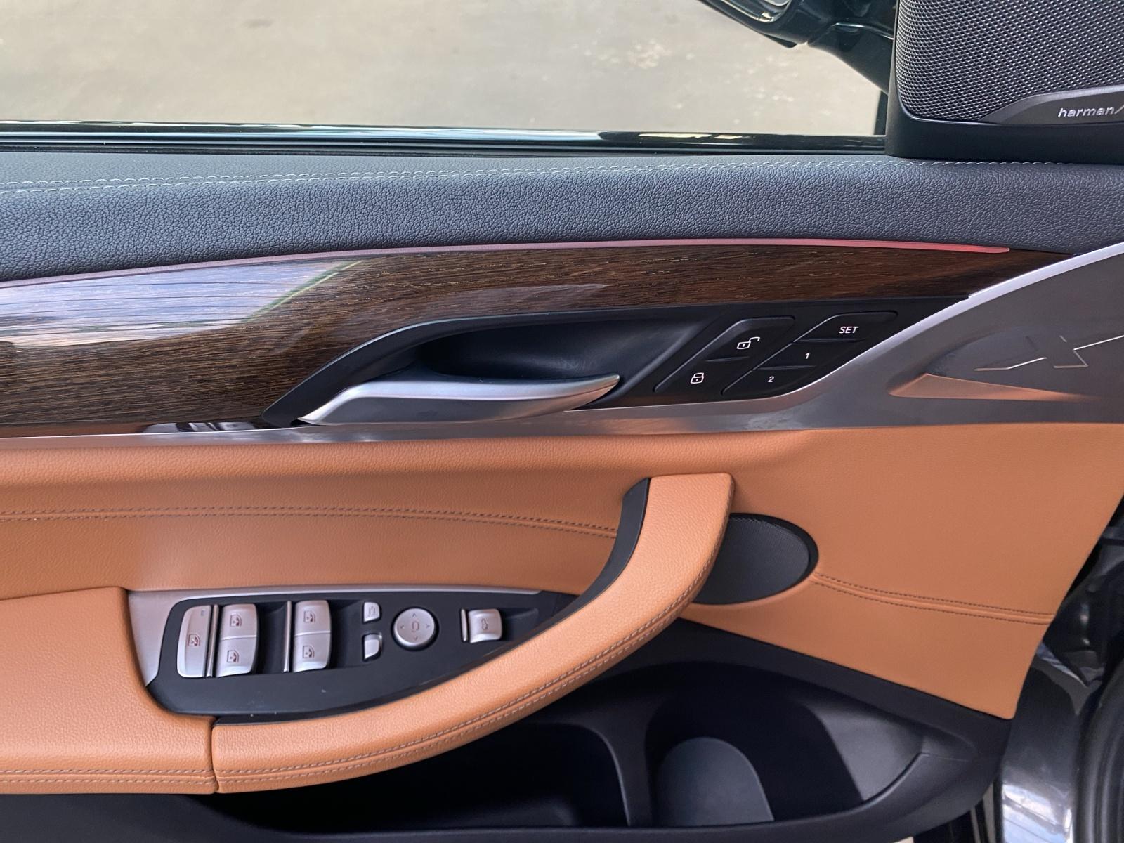BMW X3 20i xDrive paddles-image-17