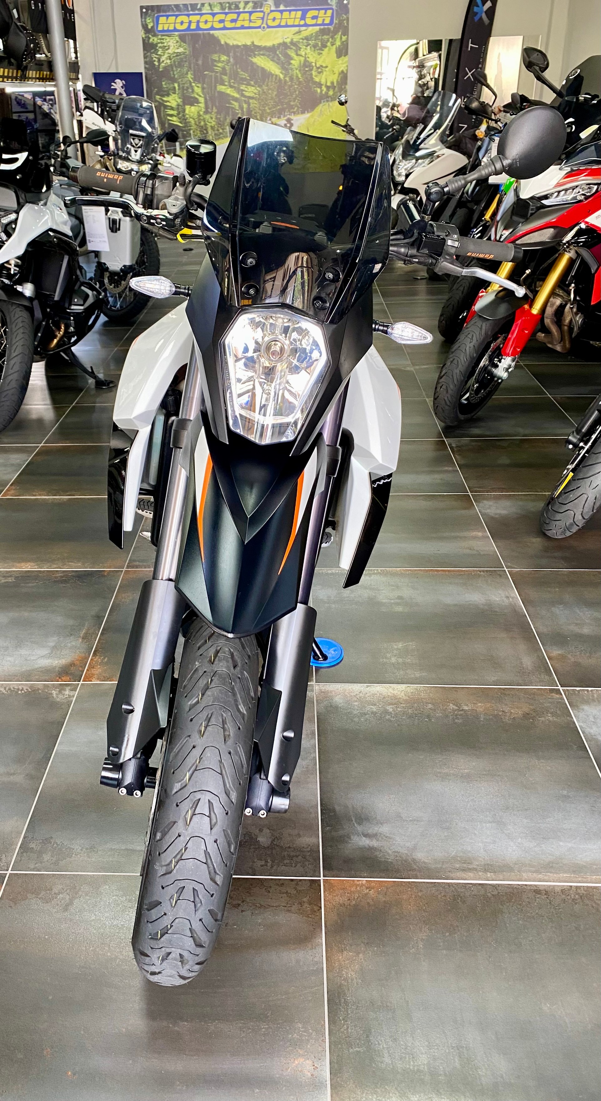 KTM 990 Supermoto R-image-1