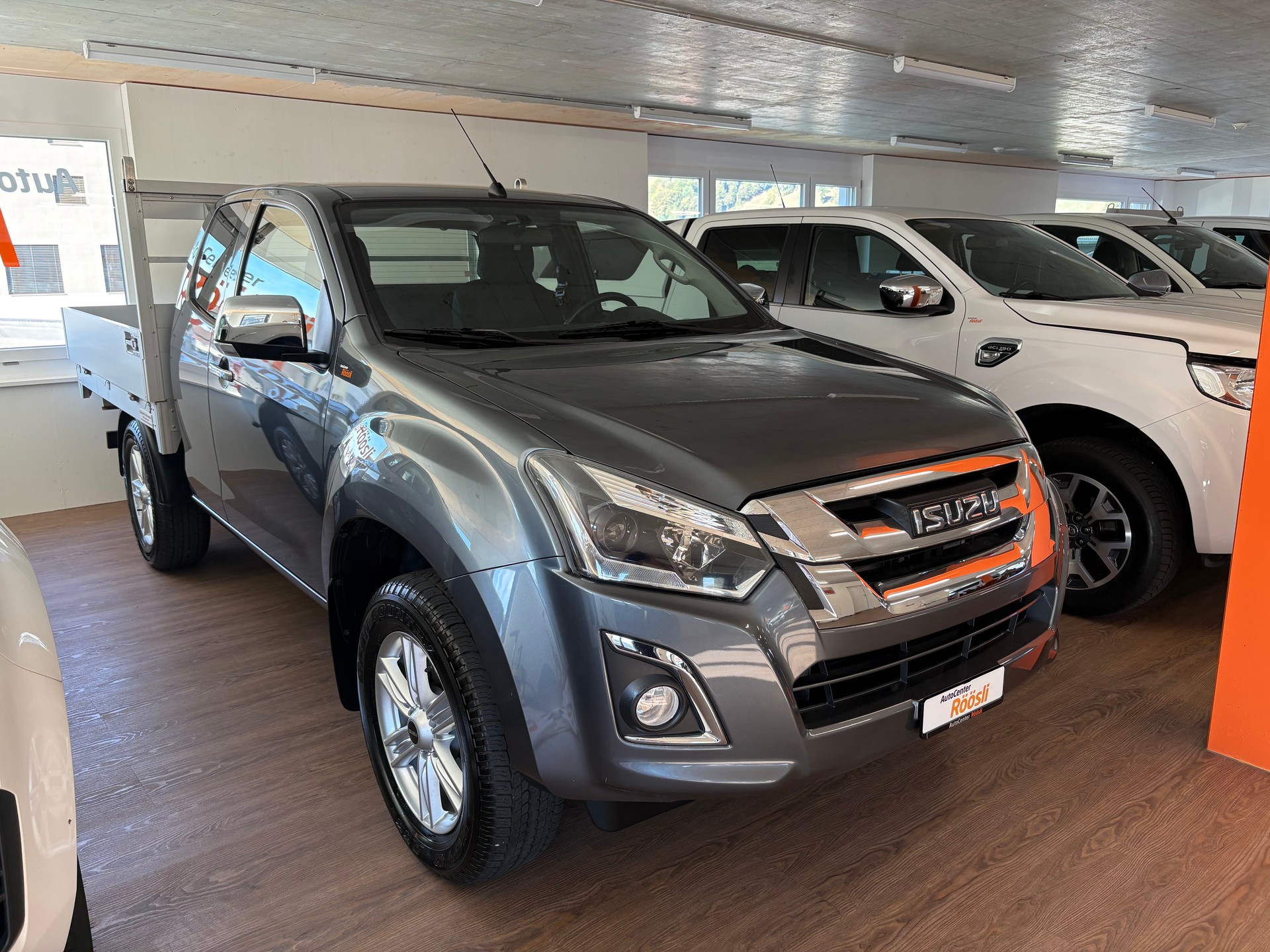 ISUZU D-MAX 1.9 SpaceCab Solar Plus 4x4 A-image-3