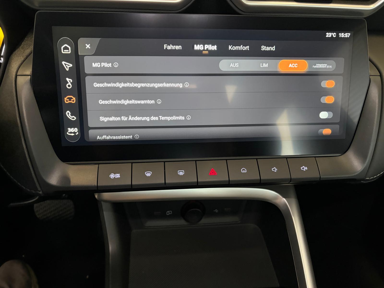MG ZS 1.5 Hybrid+ Luxury-image-16