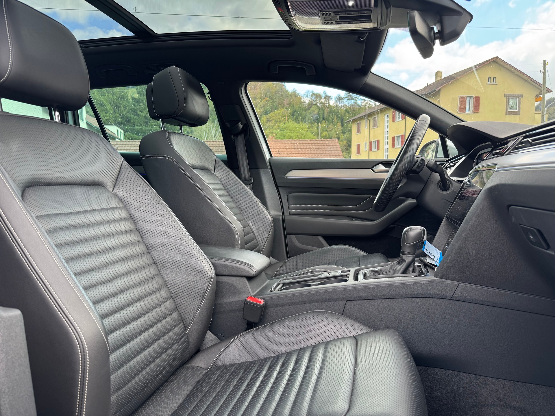 VW Passat Alltrack 2.0 TDI 4Motion DSG-image-16