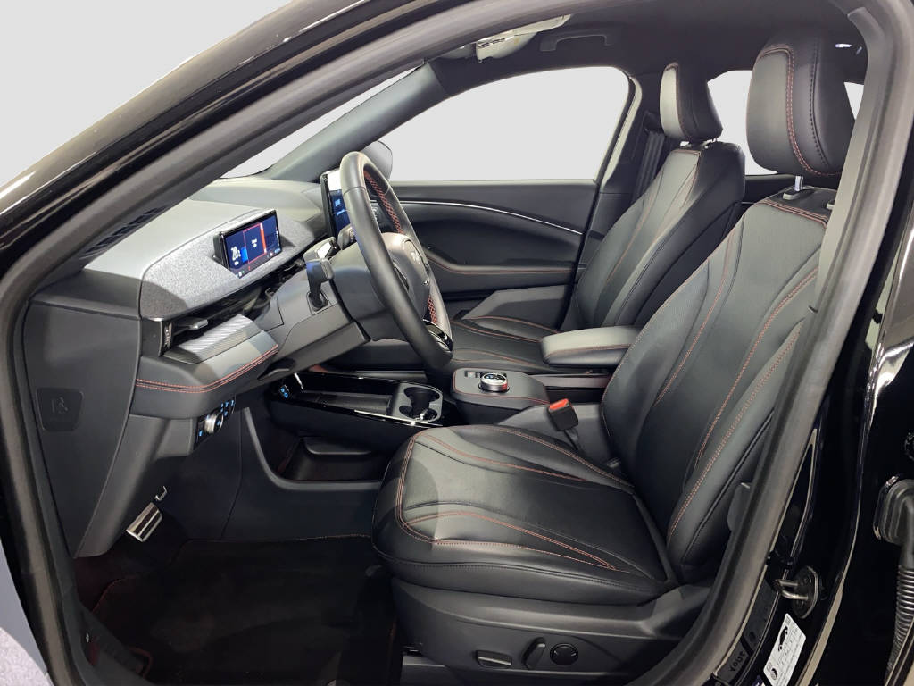 FORD Mustang Mach-E Extended AWD-image-5