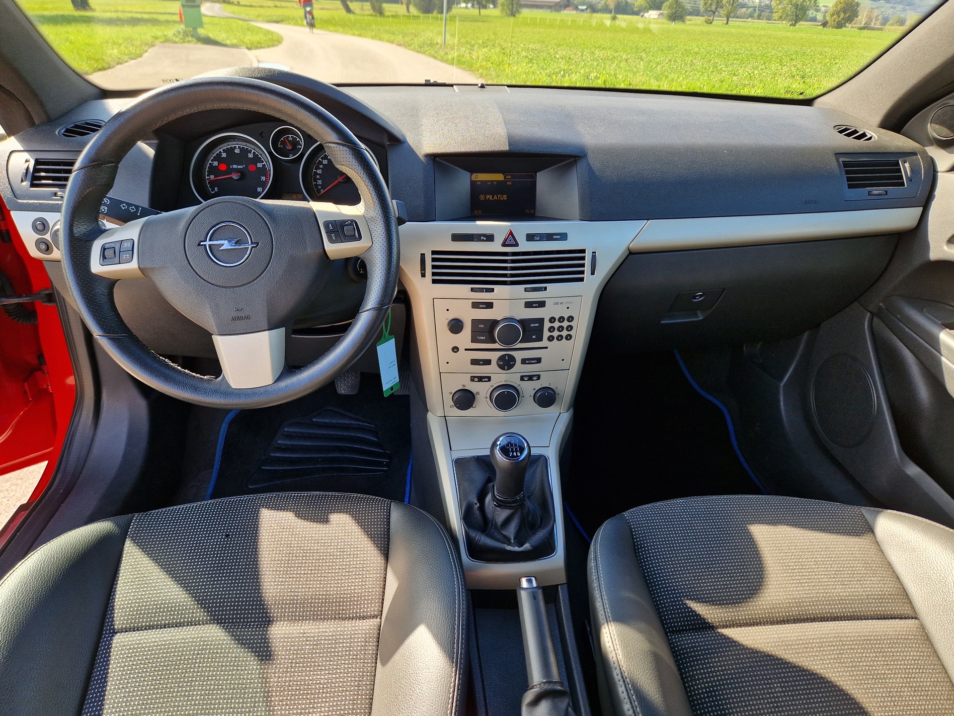 OPEL Astra TT 2.0i 16V Turbo Cosmo-image-6