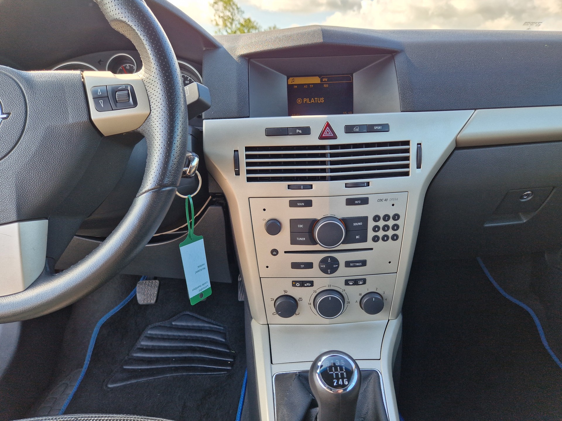 OPEL Astra TT 2.0i 16V Turbo Cosmo-image-9