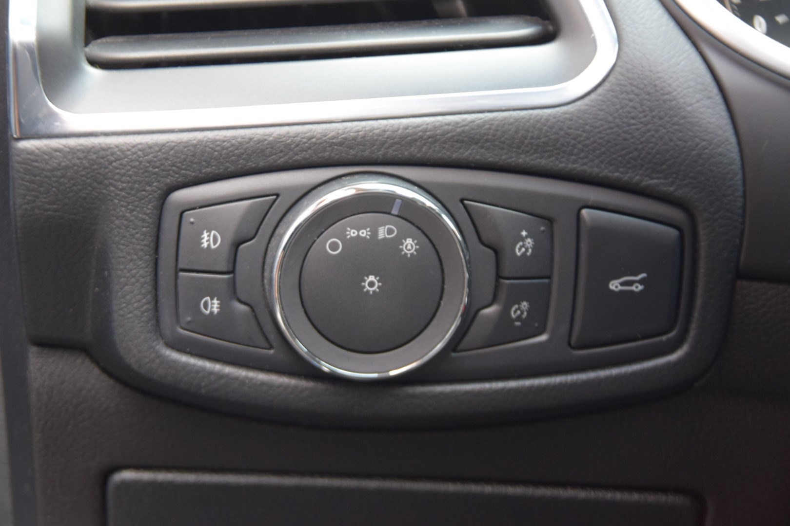 FORD Edge 2.0 TDCi ST-Line 4WD PowerShift-image-15