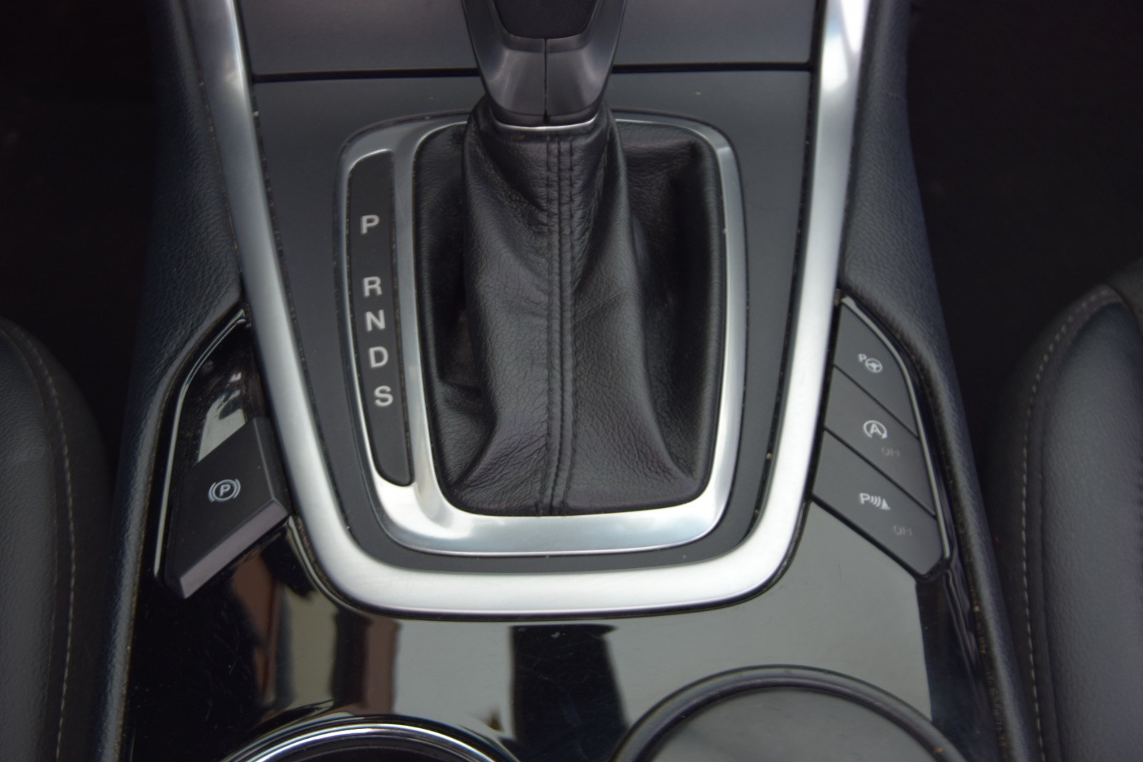 FORD Edge 2.0 TDCi ST-Line 4WD PowerShift-image-29