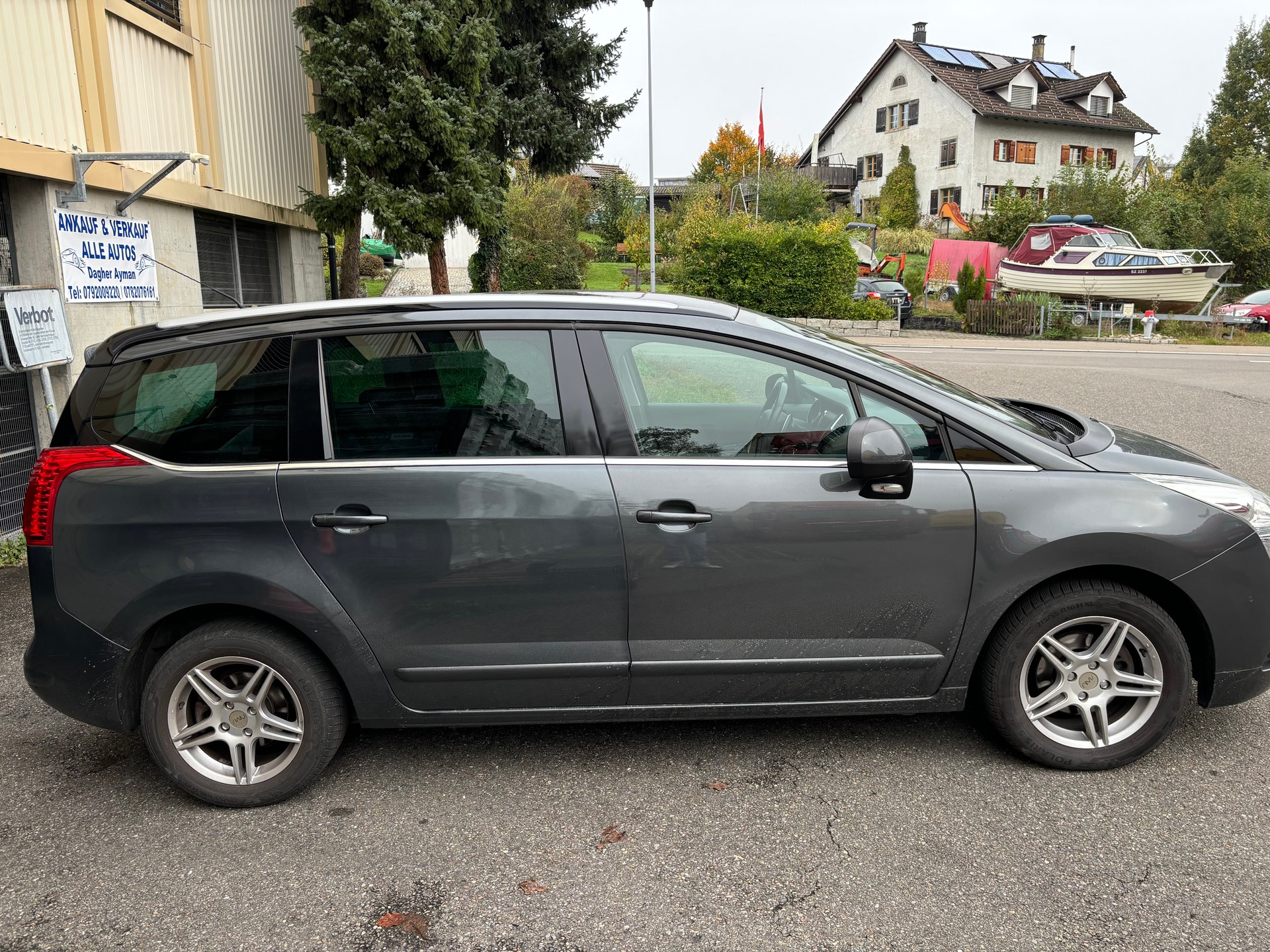 PEUGEOT 5008 1.6 HDI Sport EGS6-image-6
