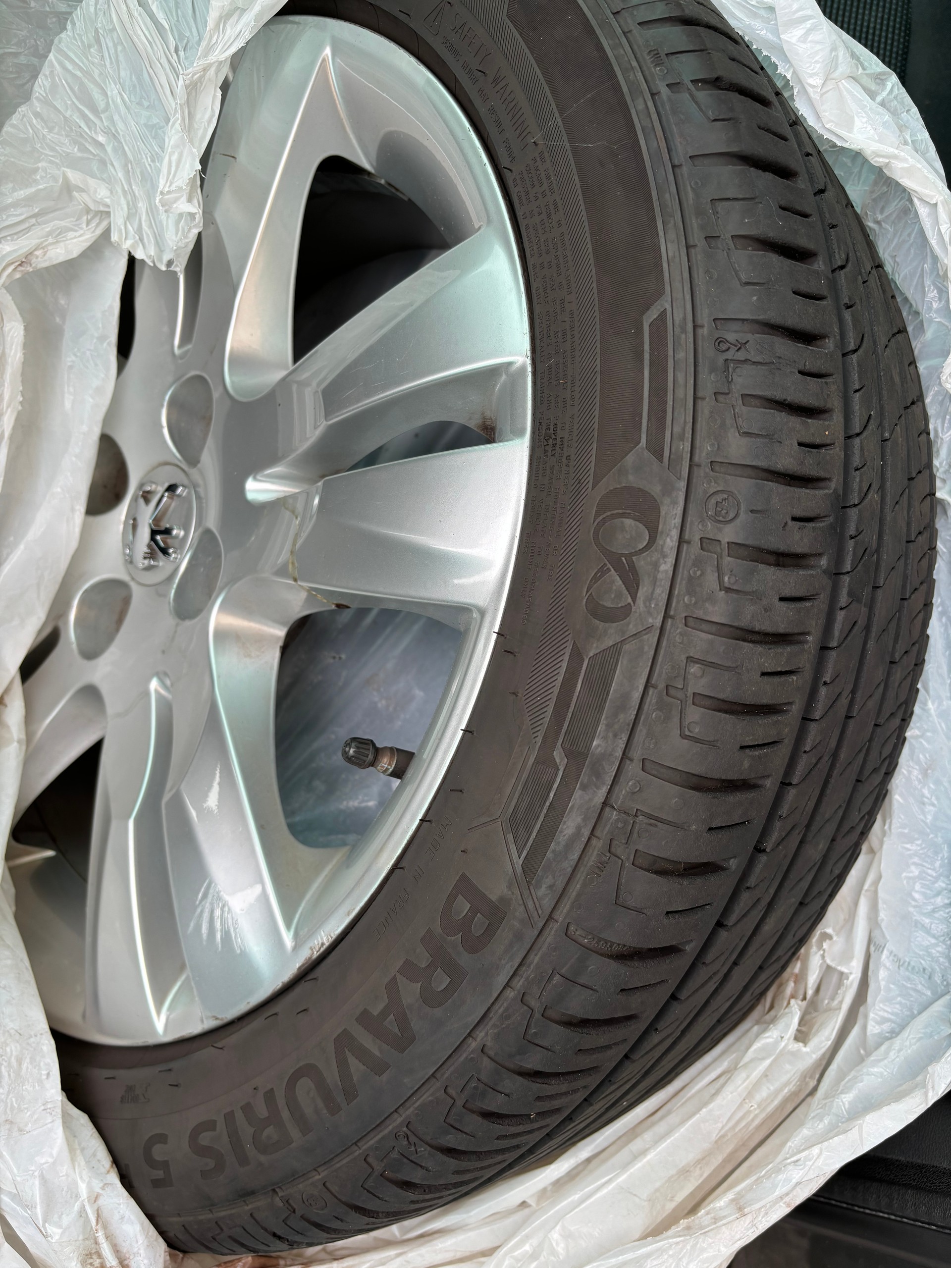 PEUGEOT 5008 1.6 HDI Sport EGS6-image-14