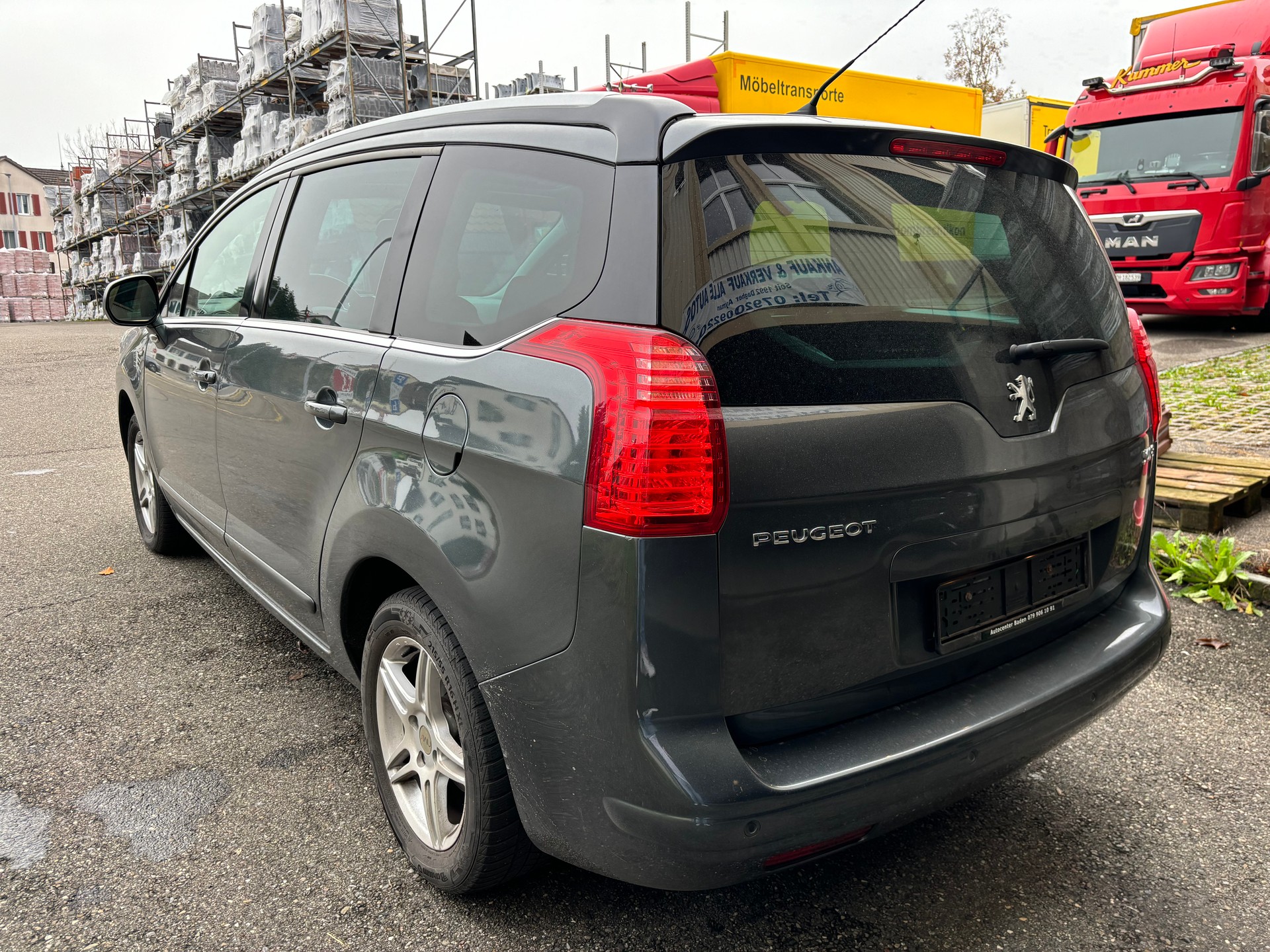 PEUGEOT 5008 1.6 HDI Sport EGS6-image-4