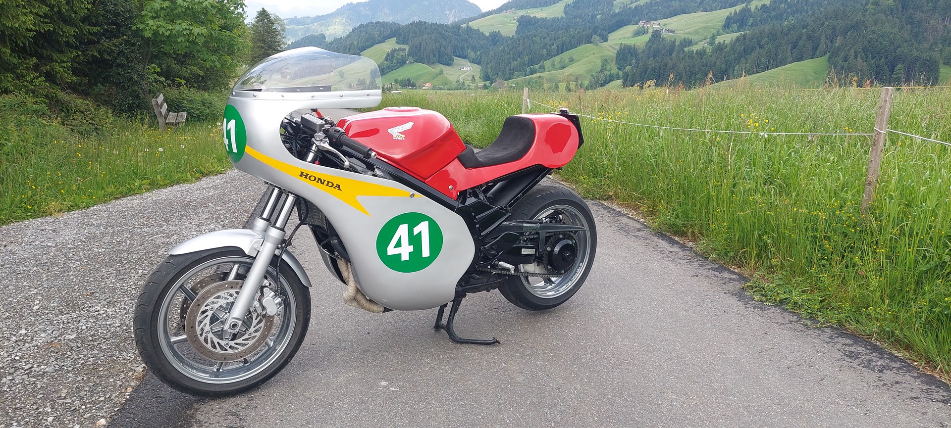 HONDA VFR 750 F L-image-1
