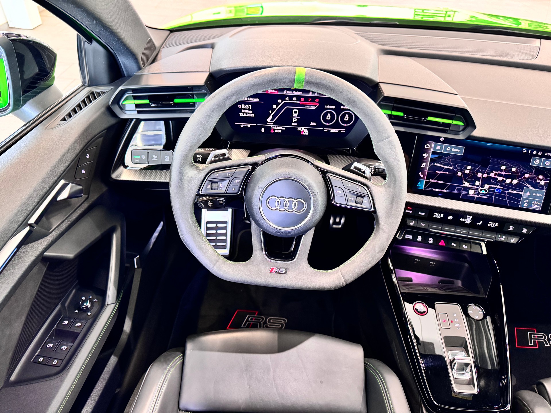 AUDI RS3 Sportback 2.5 TSI quattro S-tronic-image-13
