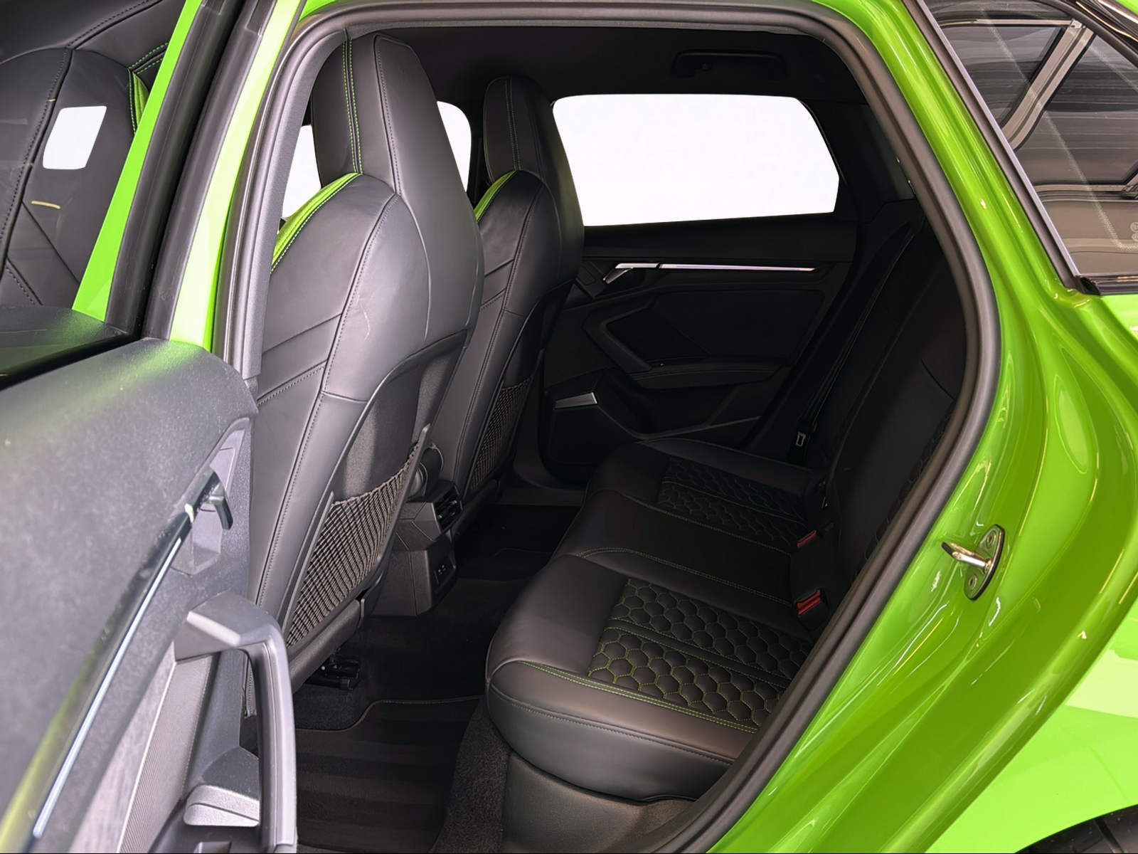 AUDI RS3 Sportback 2.5 TSI quattro S-tronic-image-11