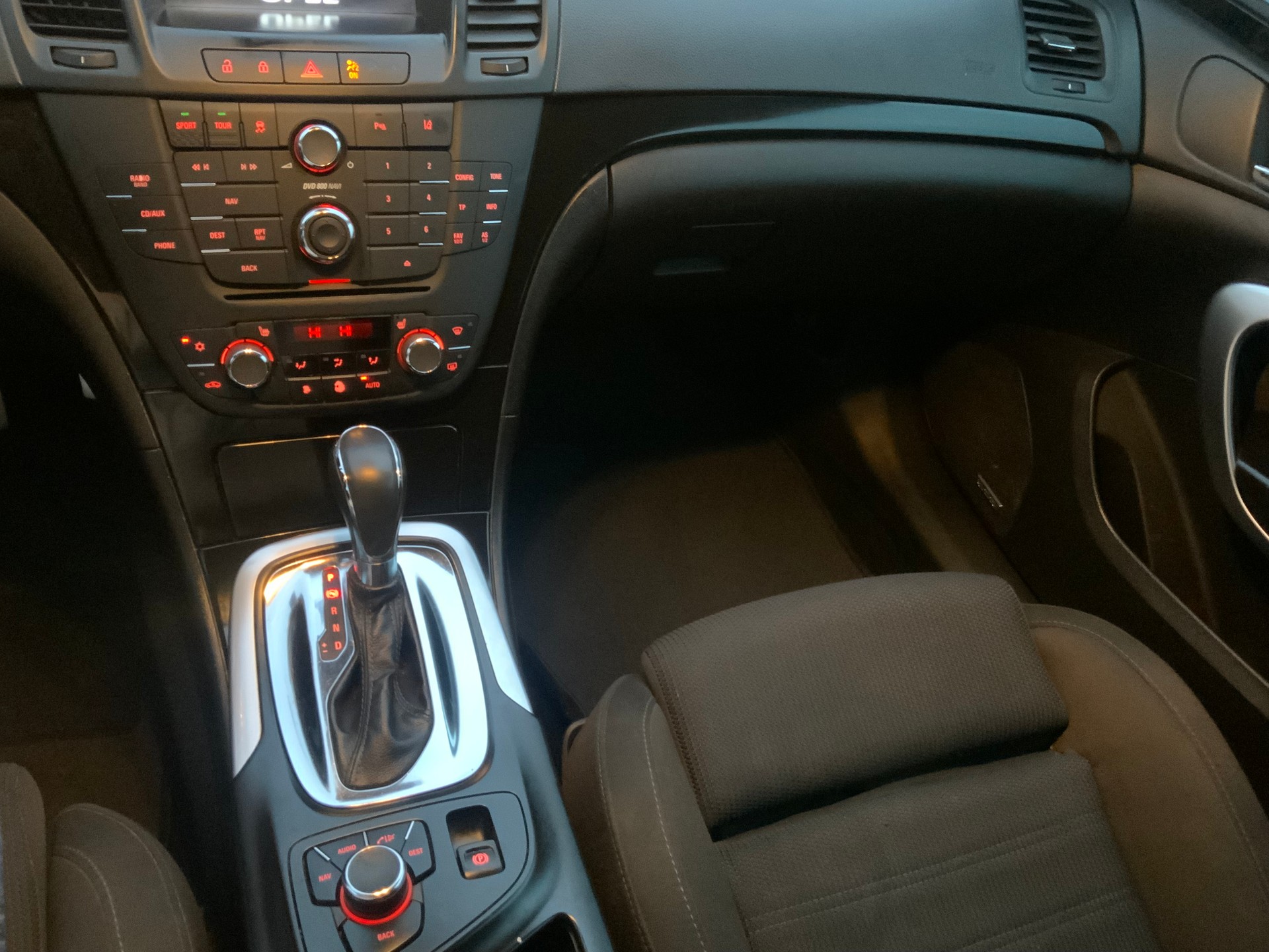 OPEL Insignia ST 2.0 Turbo Sport 4WD Aut.-image-11