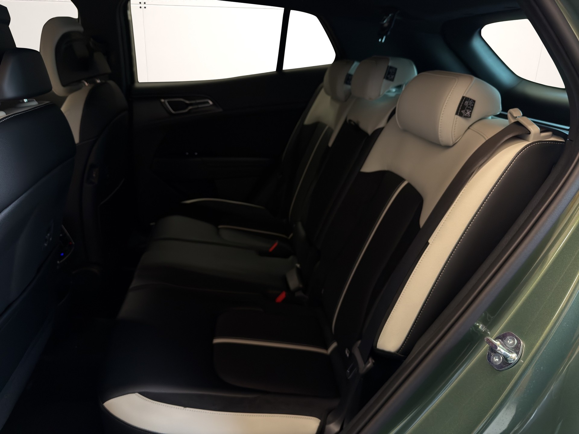 KIA Sportage 1.6T-GDi HEV GT-Line 4x4 A-image-10