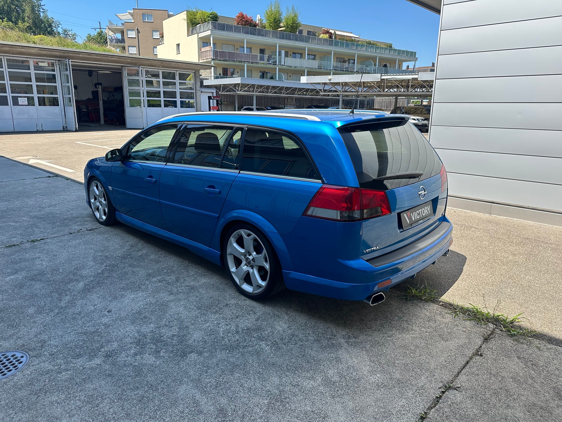 OPEL Vectra Caravan 2.8 Turbo V6 OPC-image-2