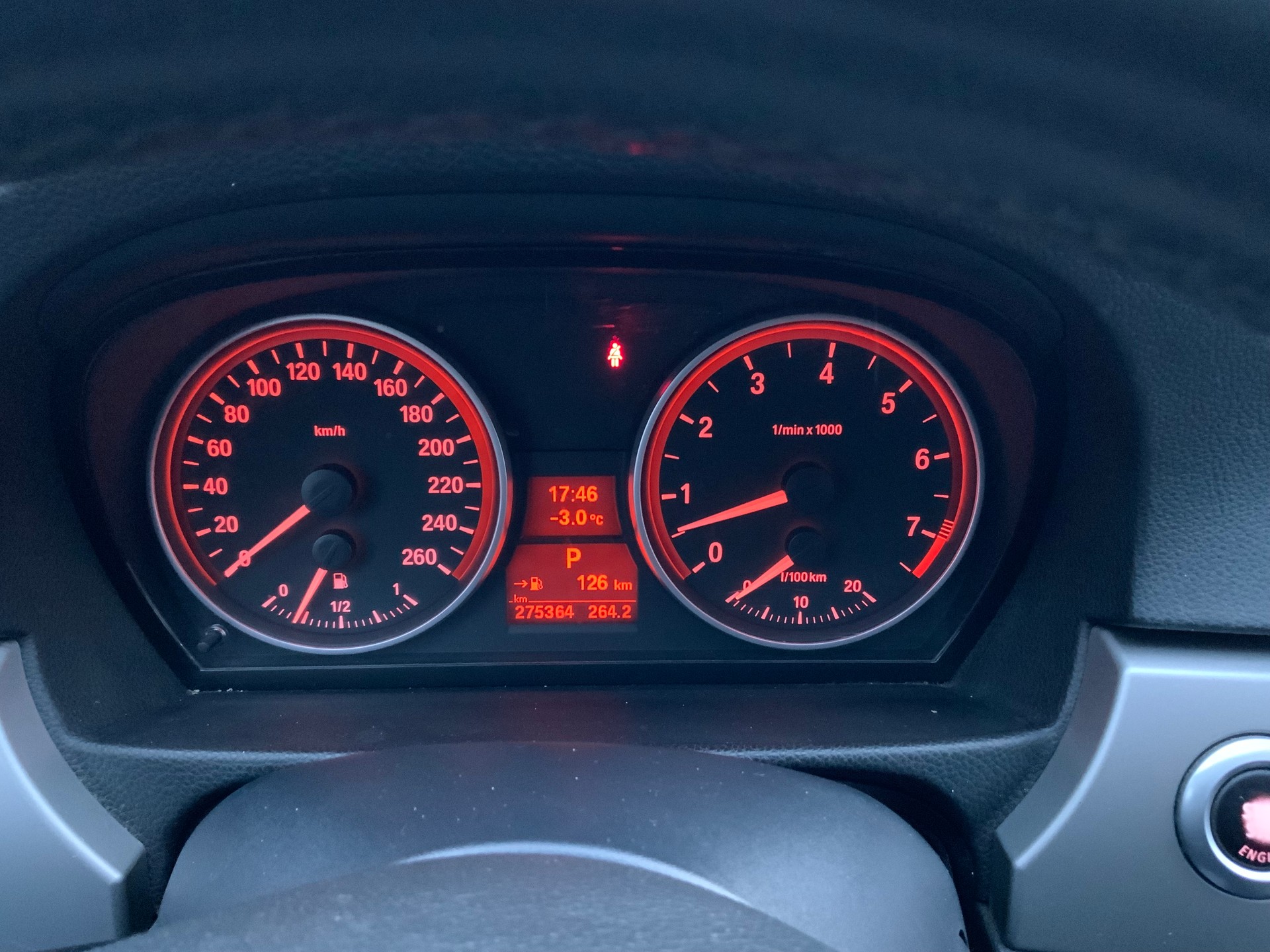 BMW BMW 325 Xi Touring-image-9