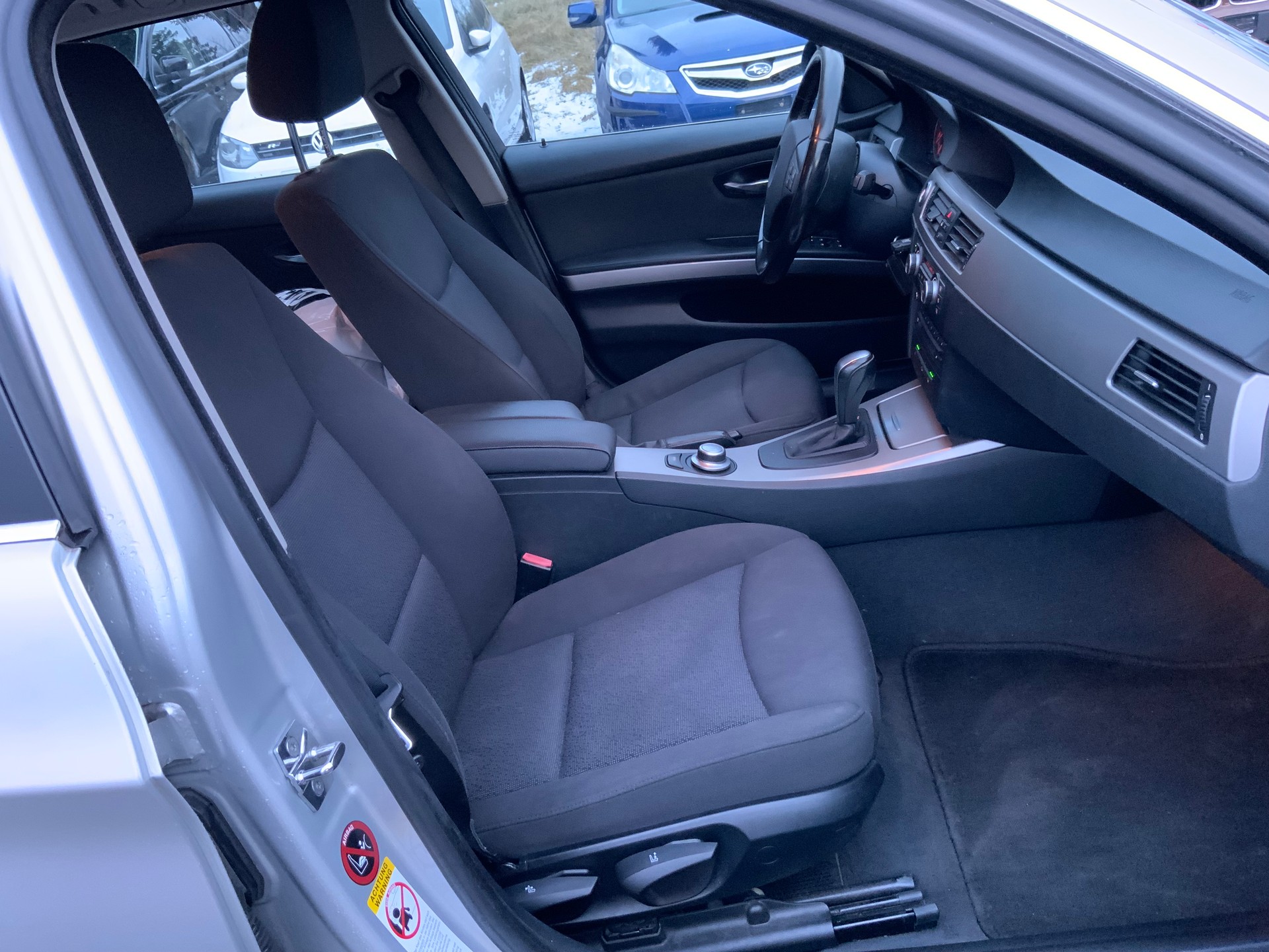 BMW BMW 325 Xi Touring-image-12