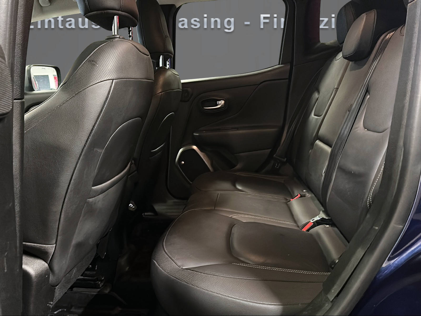 JEEP Renegade 1.3 Turbo Limited AWD-image-11