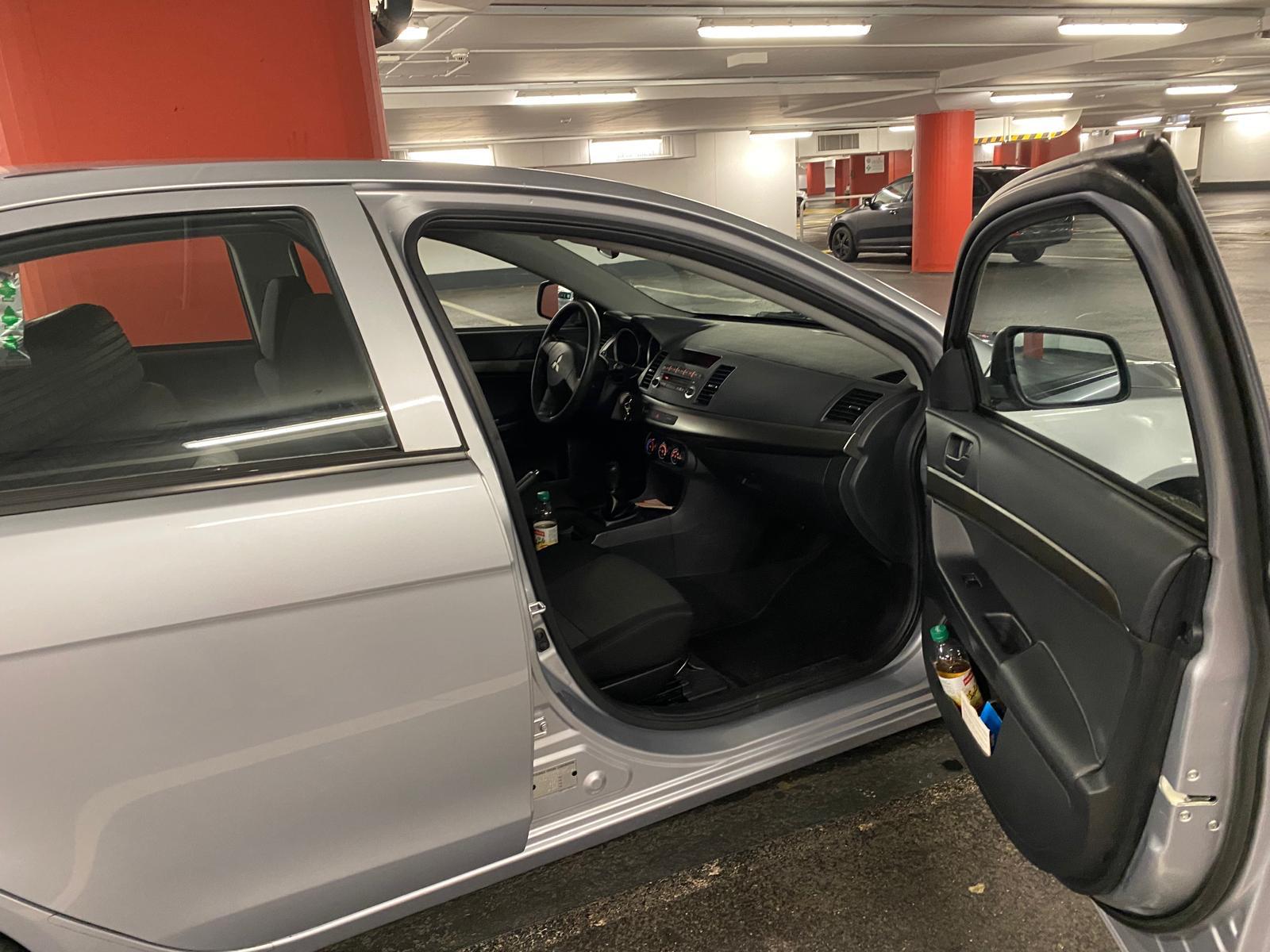 MITSUBISHI Lancer Sportback 1.6 Super Jubilé-image-4
