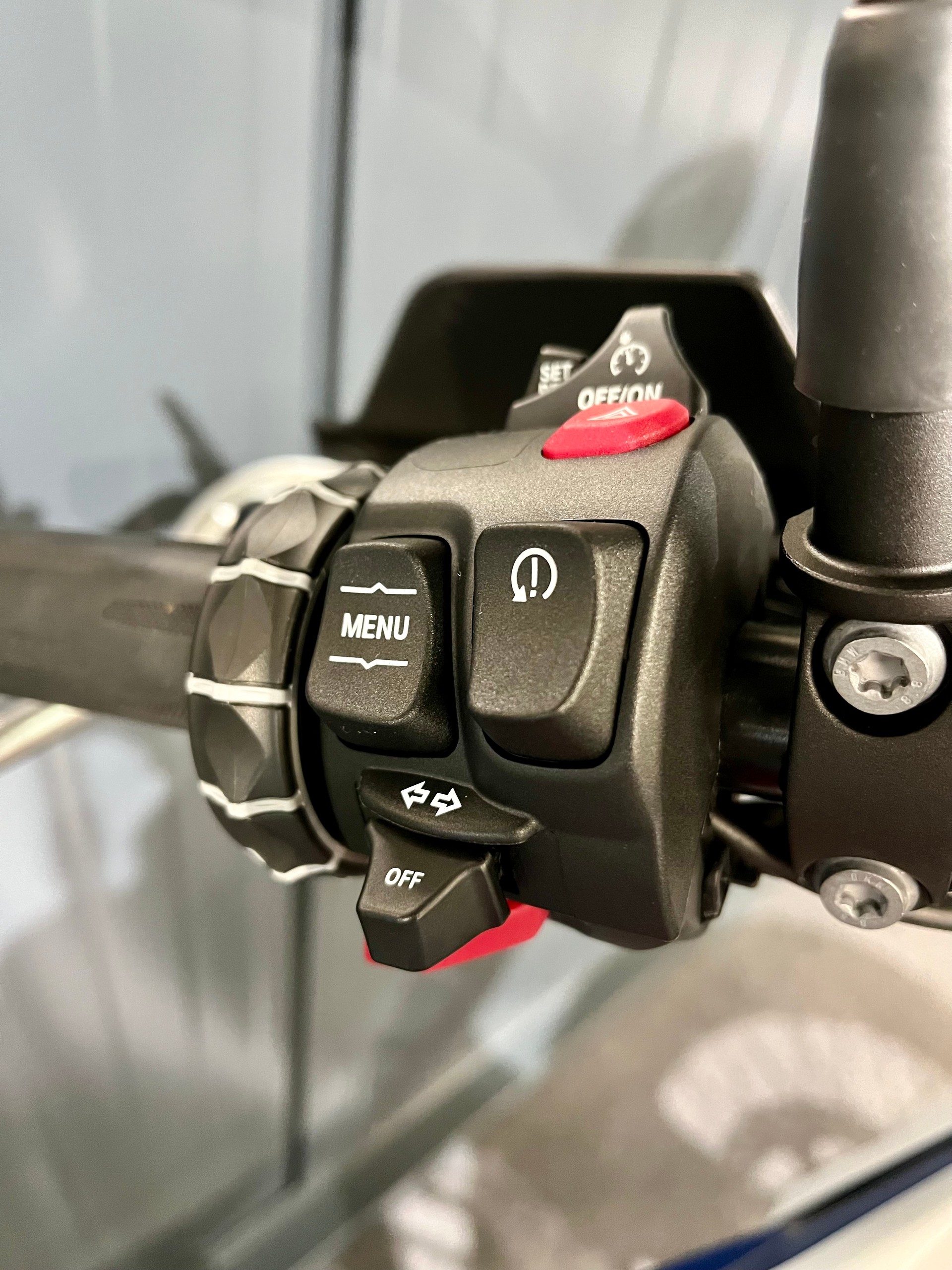 BMW F 900 GS-image-3