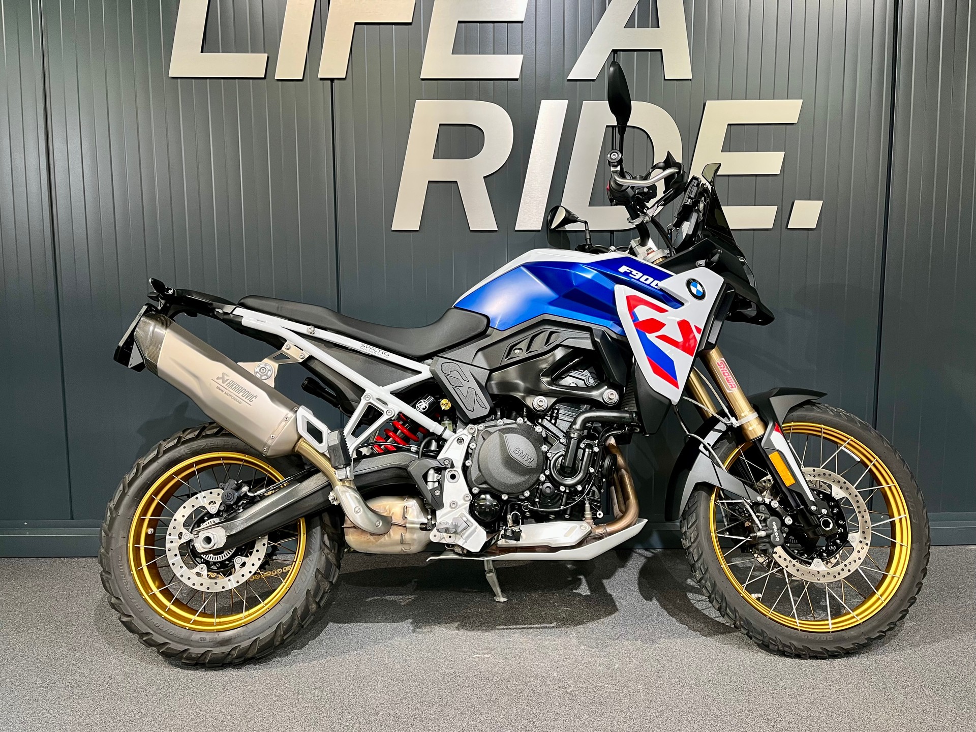 BMW F 900 GS-image-0