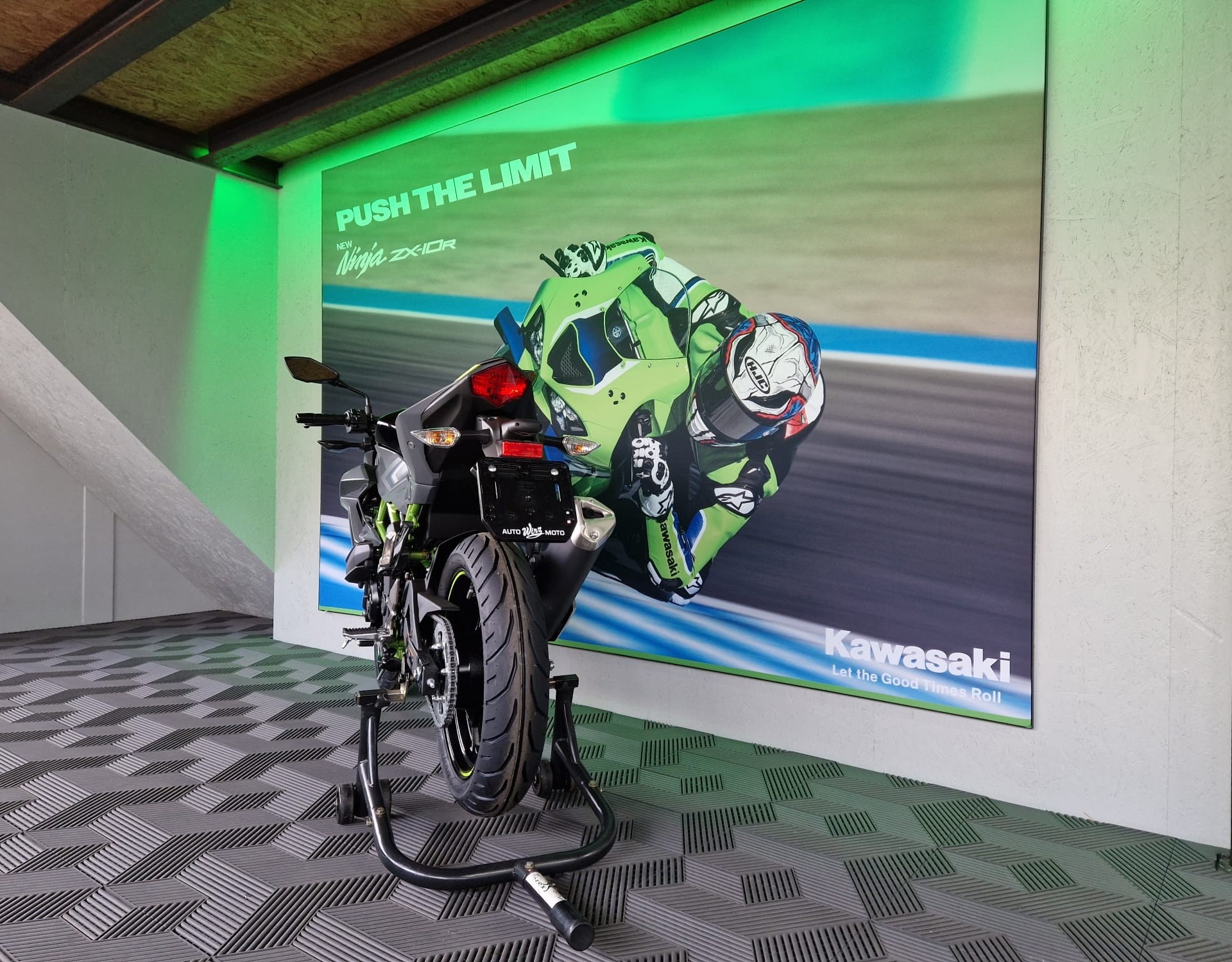 KAWASAKI Z 125 an Lager-image-3