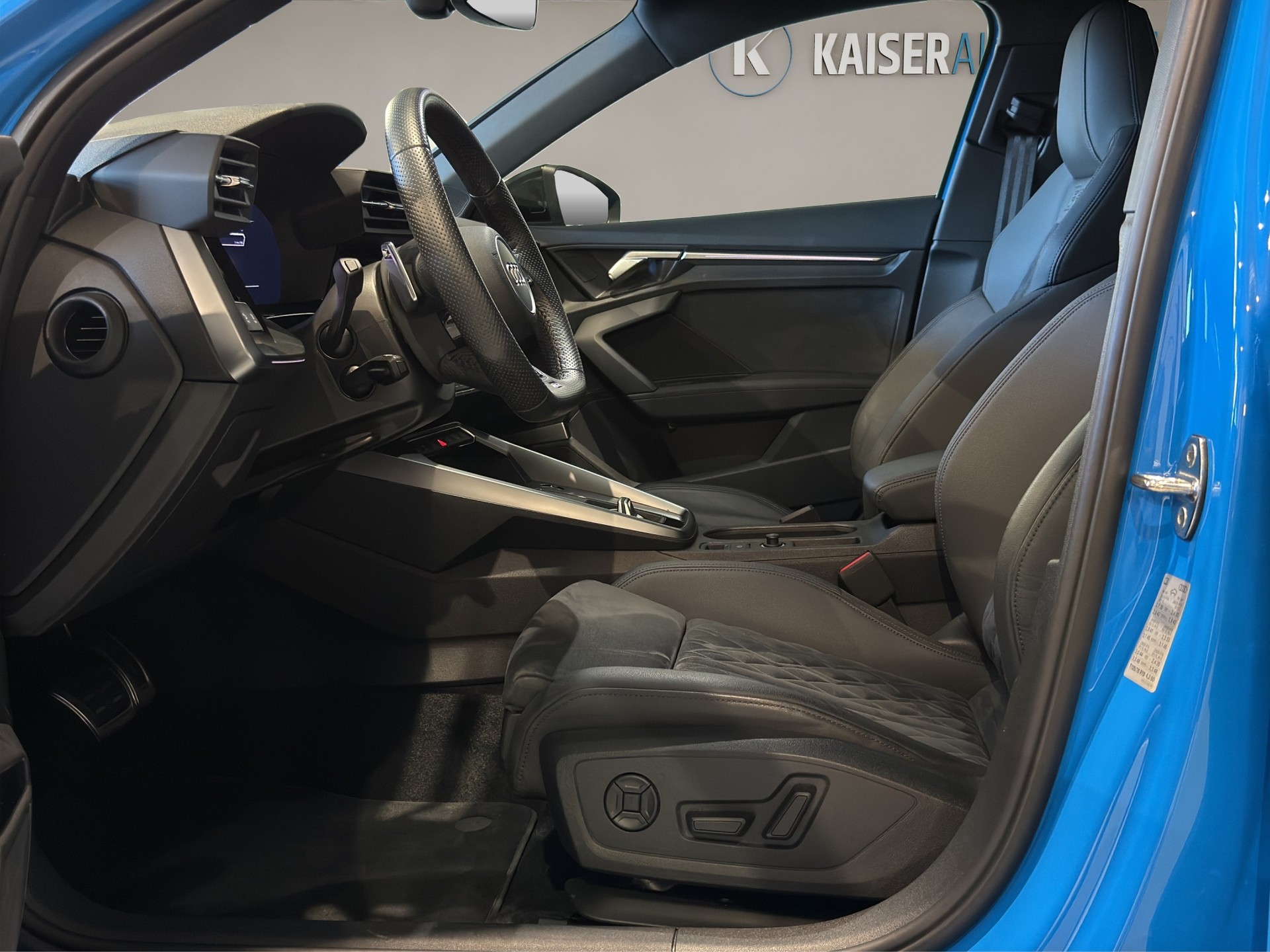 AUDI RS3 Sportback 2.5 TSI quattro S-tronic-image-8