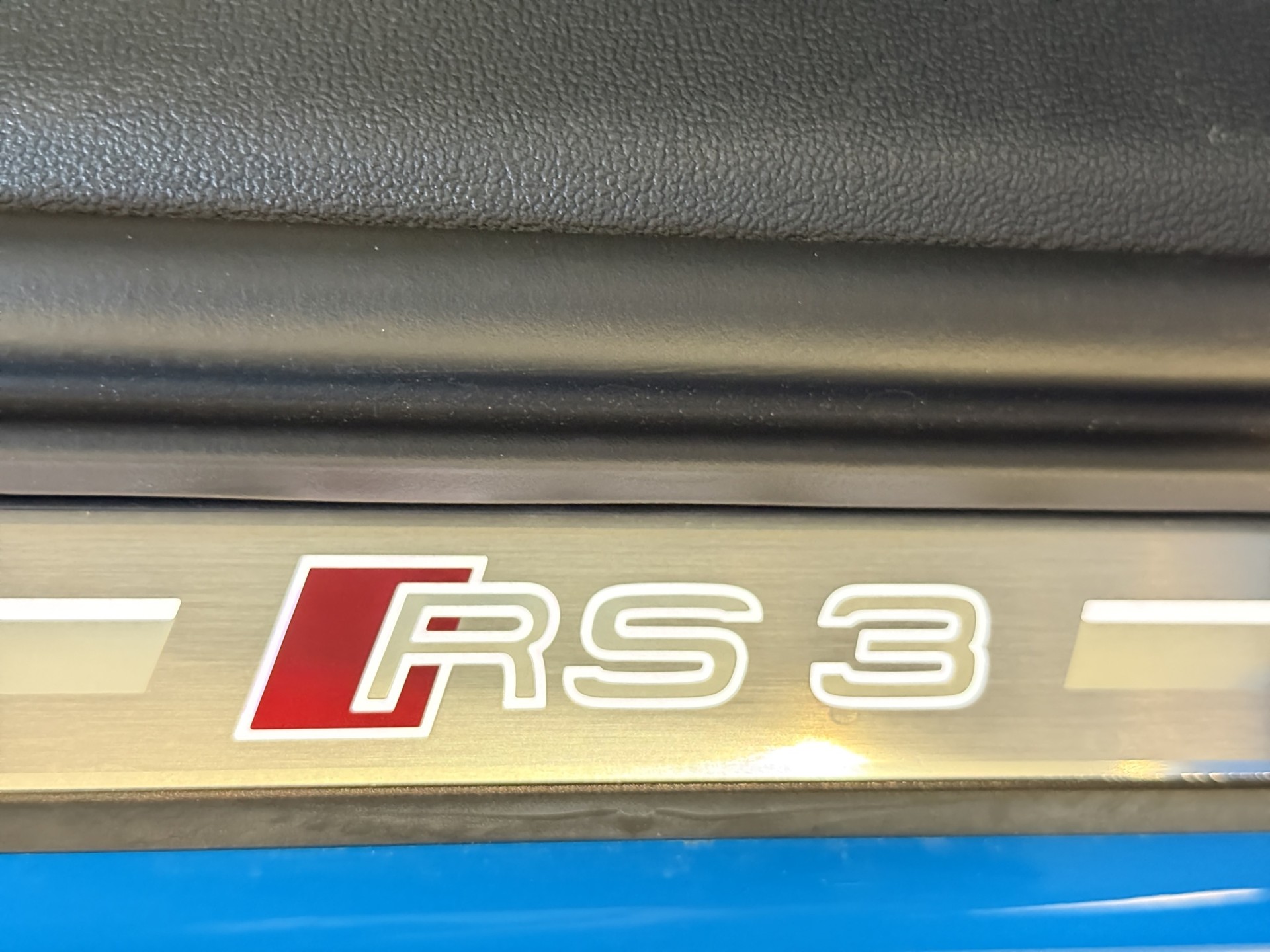 AUDI RS3 Sportback 2.5 TSI quattro S-tronic-image-23