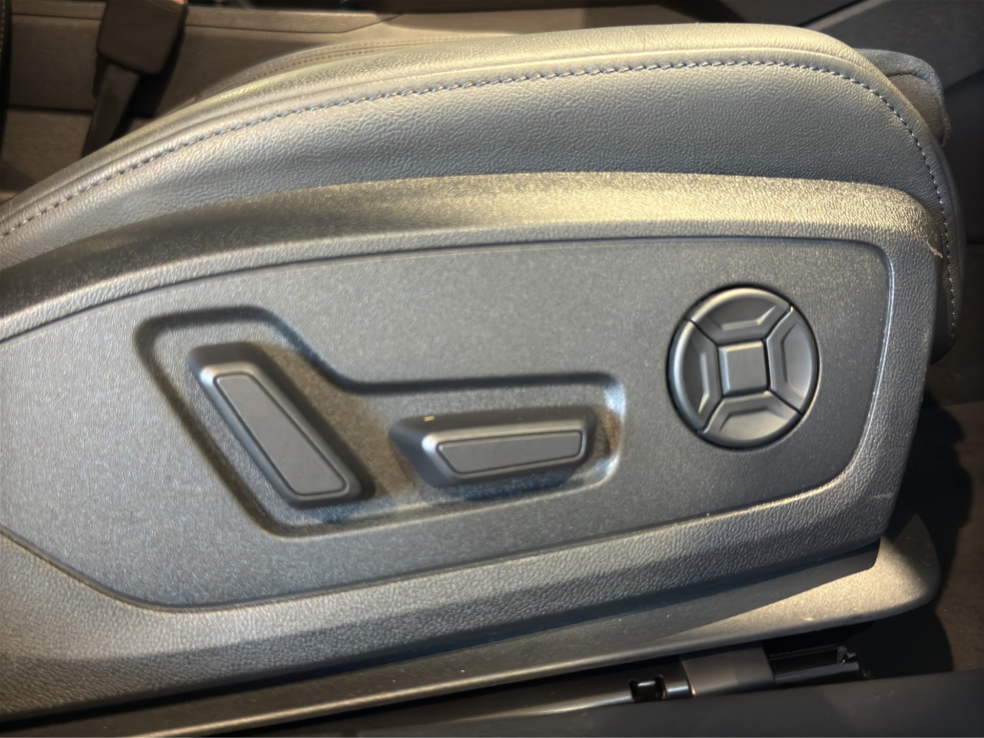 AUDI RS3 Sportback 2.5 TSI quattro S-tronic-image-22