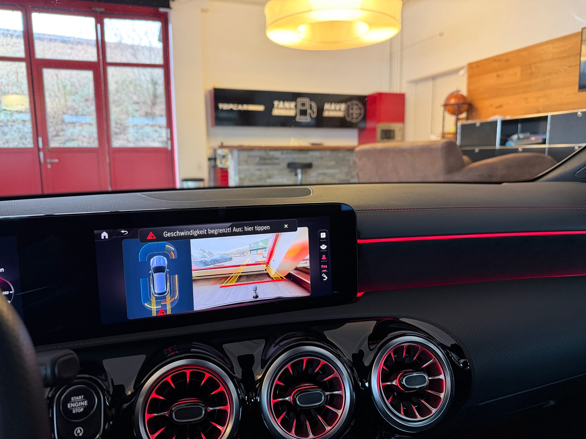 MERCEDES-BENZ CLA Shooting Brake 200 d AMG Line 8G-DCT *Facelift*-image-18