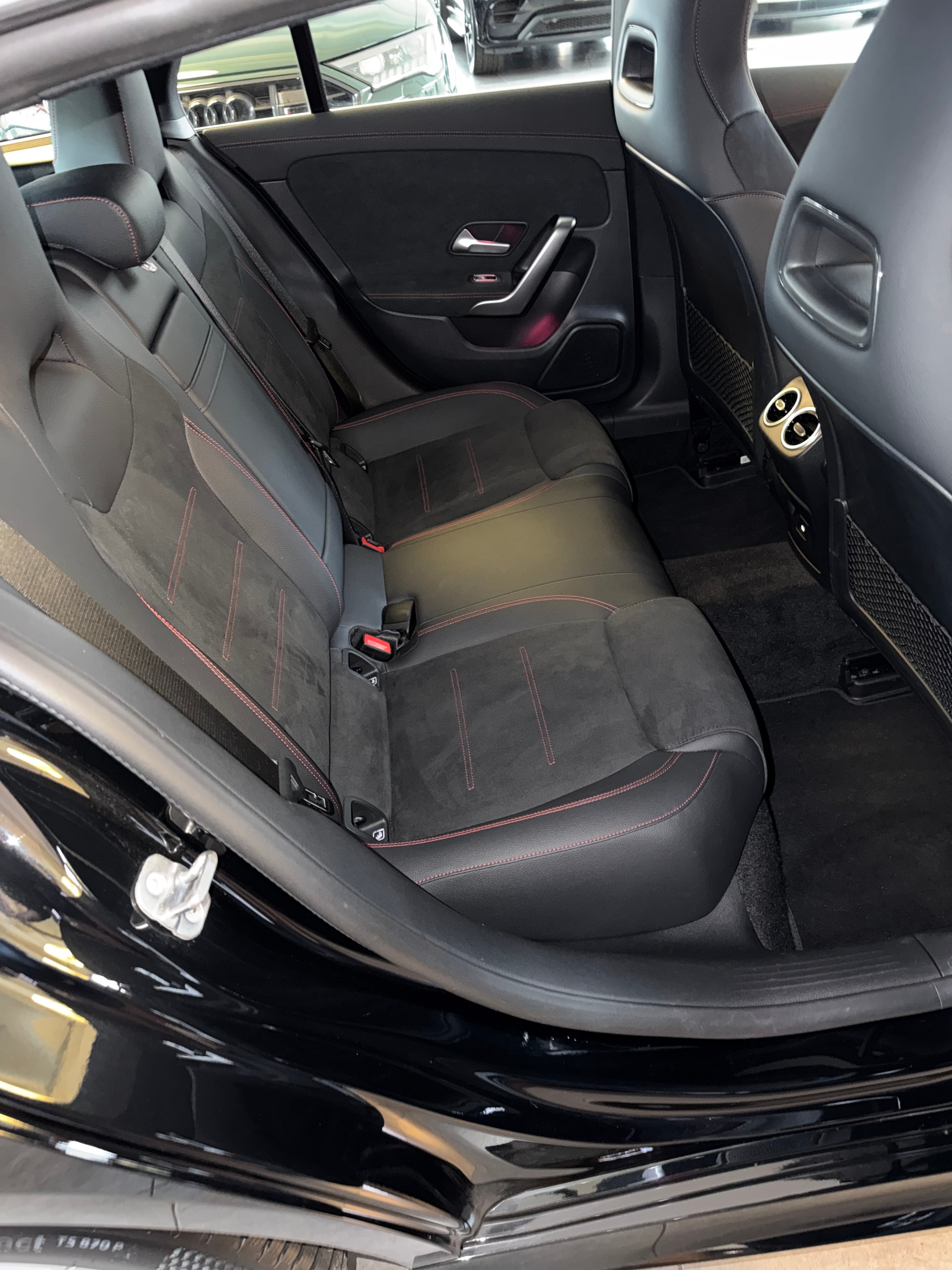 MERCEDES-BENZ CLA Shooting Brake 200 d AMG Line 8G-DCT *Facelift*-image-13