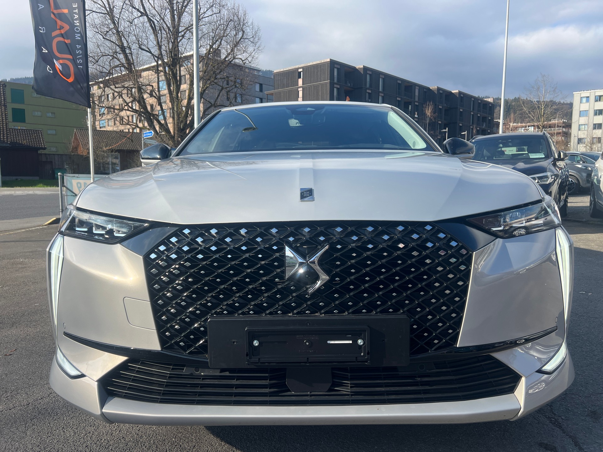 DS AUTOMOBILES DS 4 1.2 Étoile-showroom-element-1