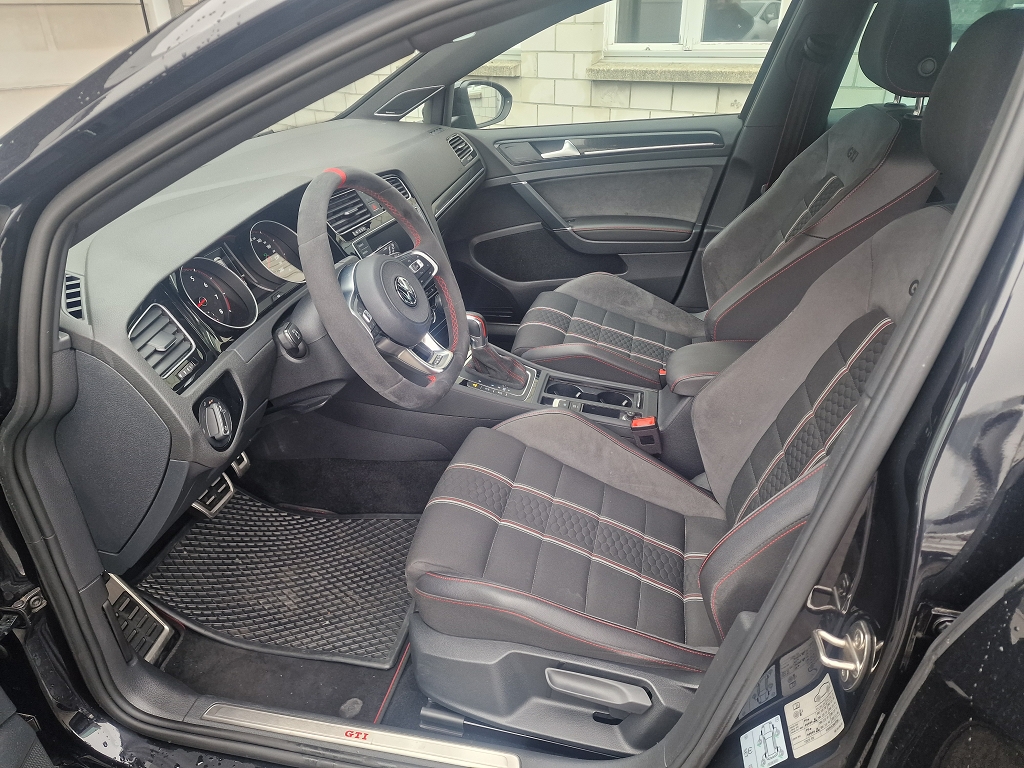 VW Golf VII 2.0 TSI GTI Clubsport DSG-image-7