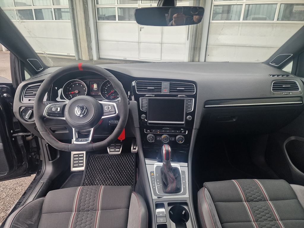 VW Golf VII 2.0 TSI GTI Clubsport DSG-image-8