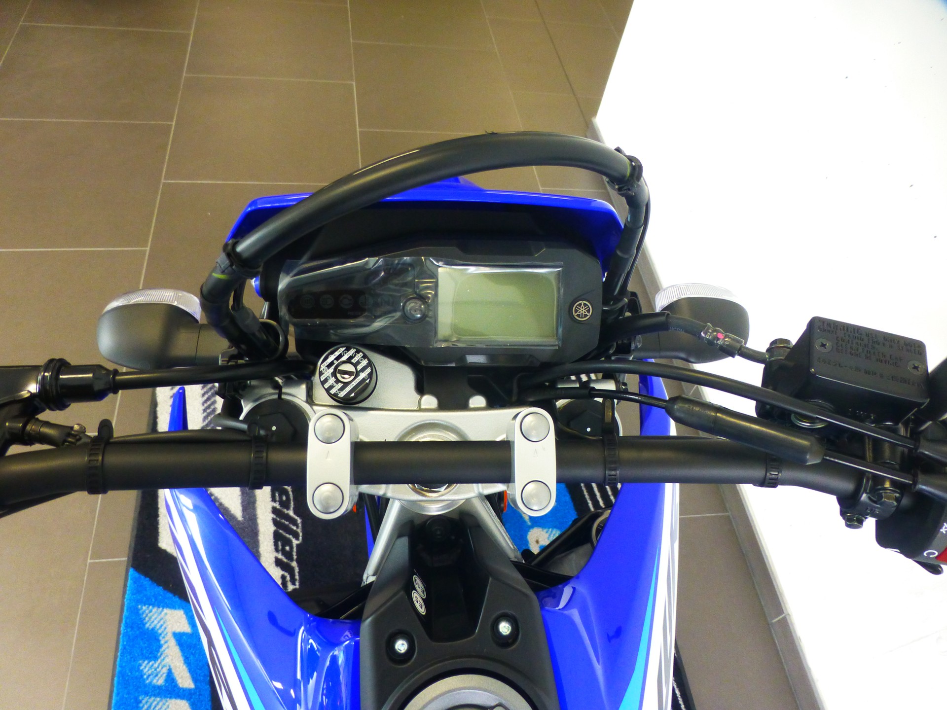 YAMAHA WR 125-image-8