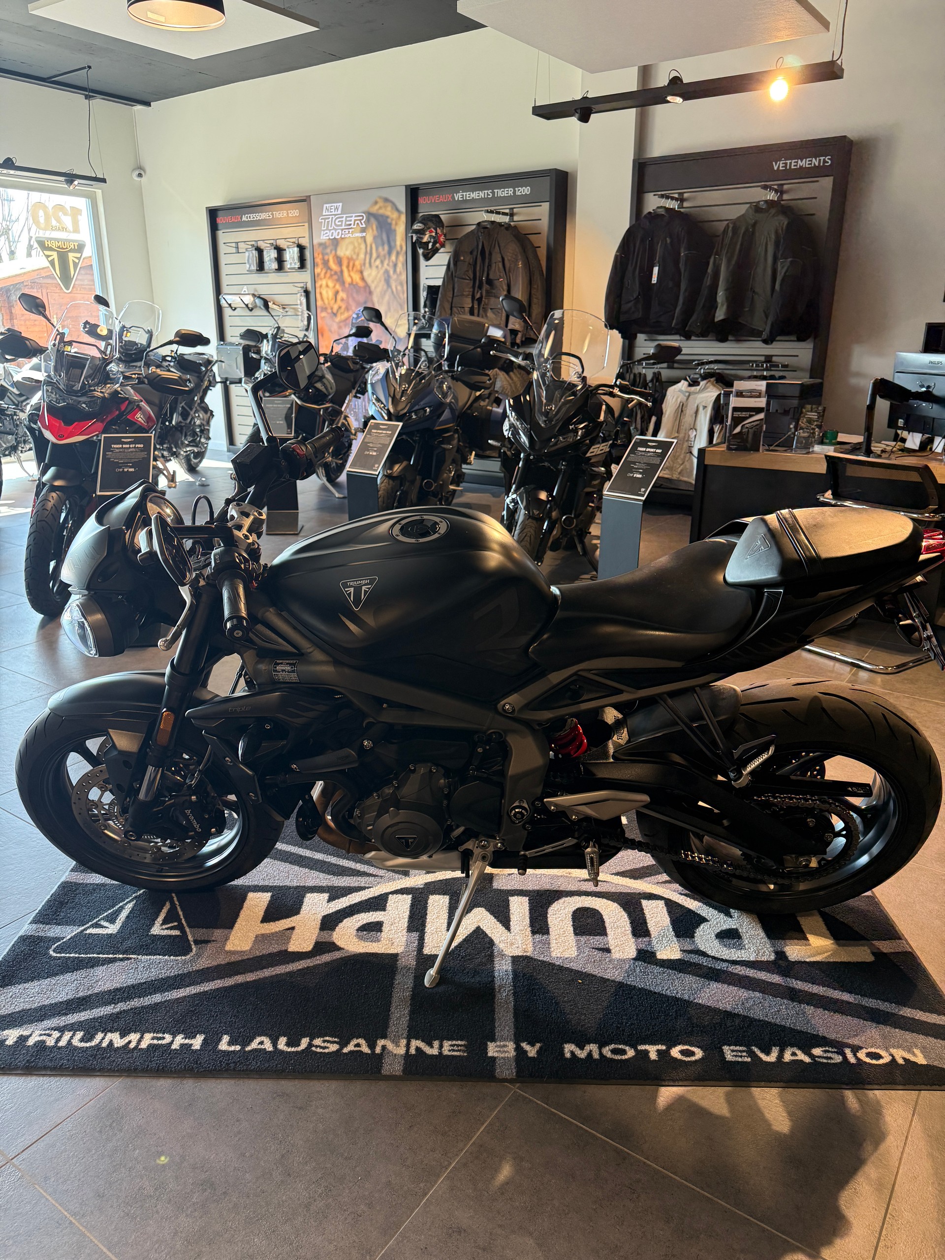 TRIUMPH Street Triple R 765-image-1
