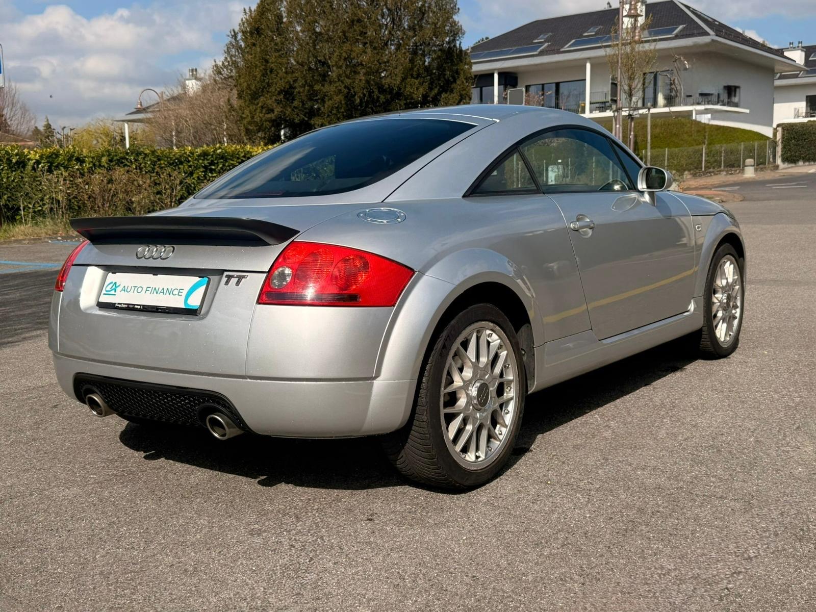 AUDI TT Coupé 3.2 quattro-image-6