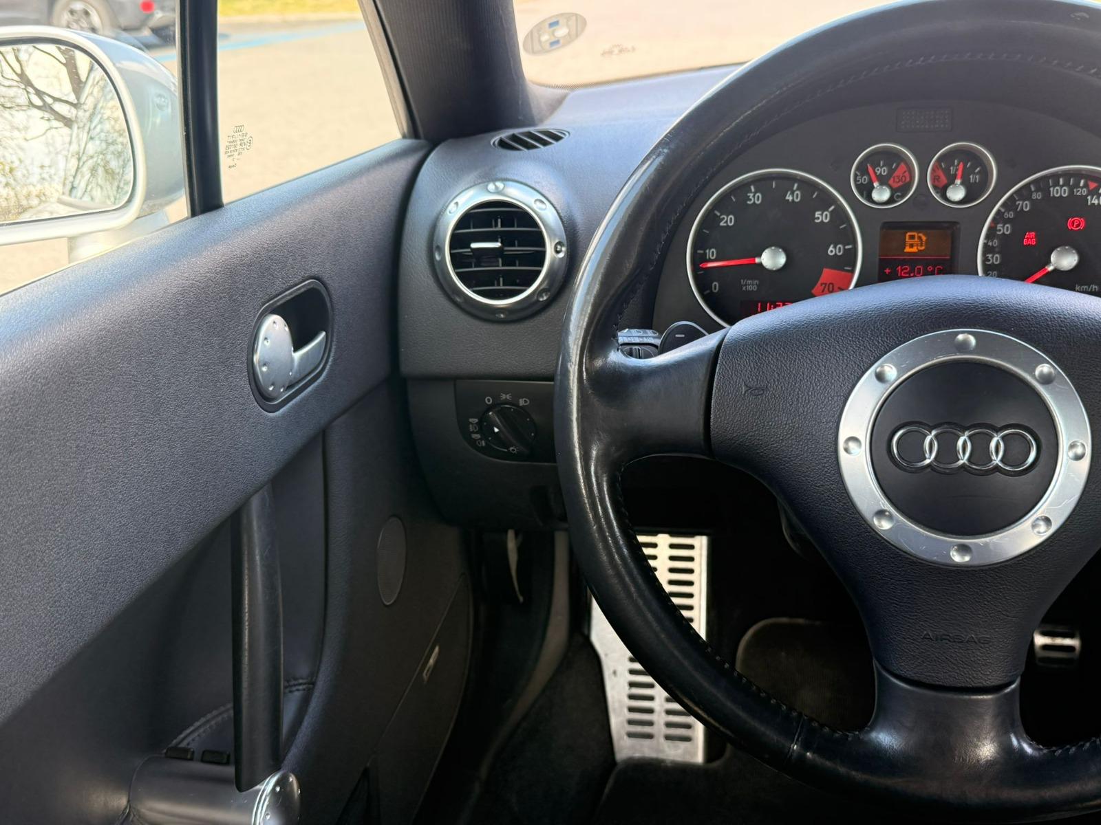 AUDI TT Coupé 3.2 quattro-image-14