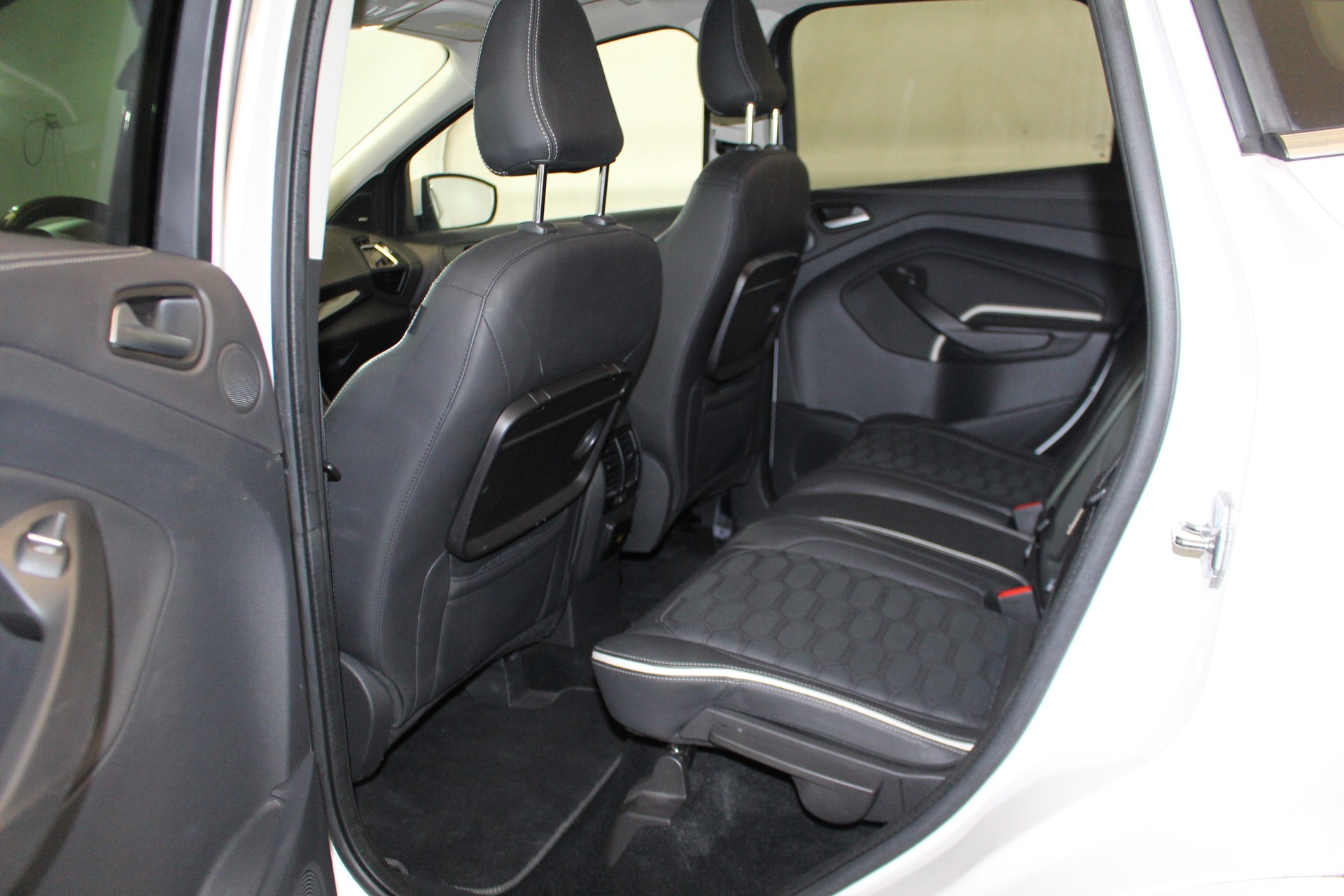 FORD Kuga 2.0 TDCi 180 Vignale FPS-image-7