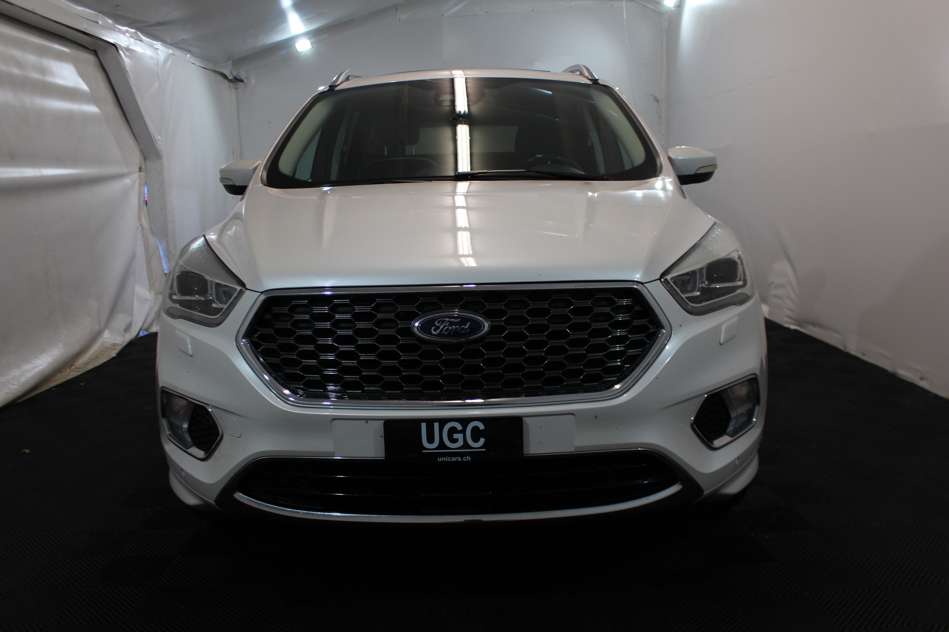 FORD Kuga 2.0 TDCi 180 Vignale FPS-showroom-element-1