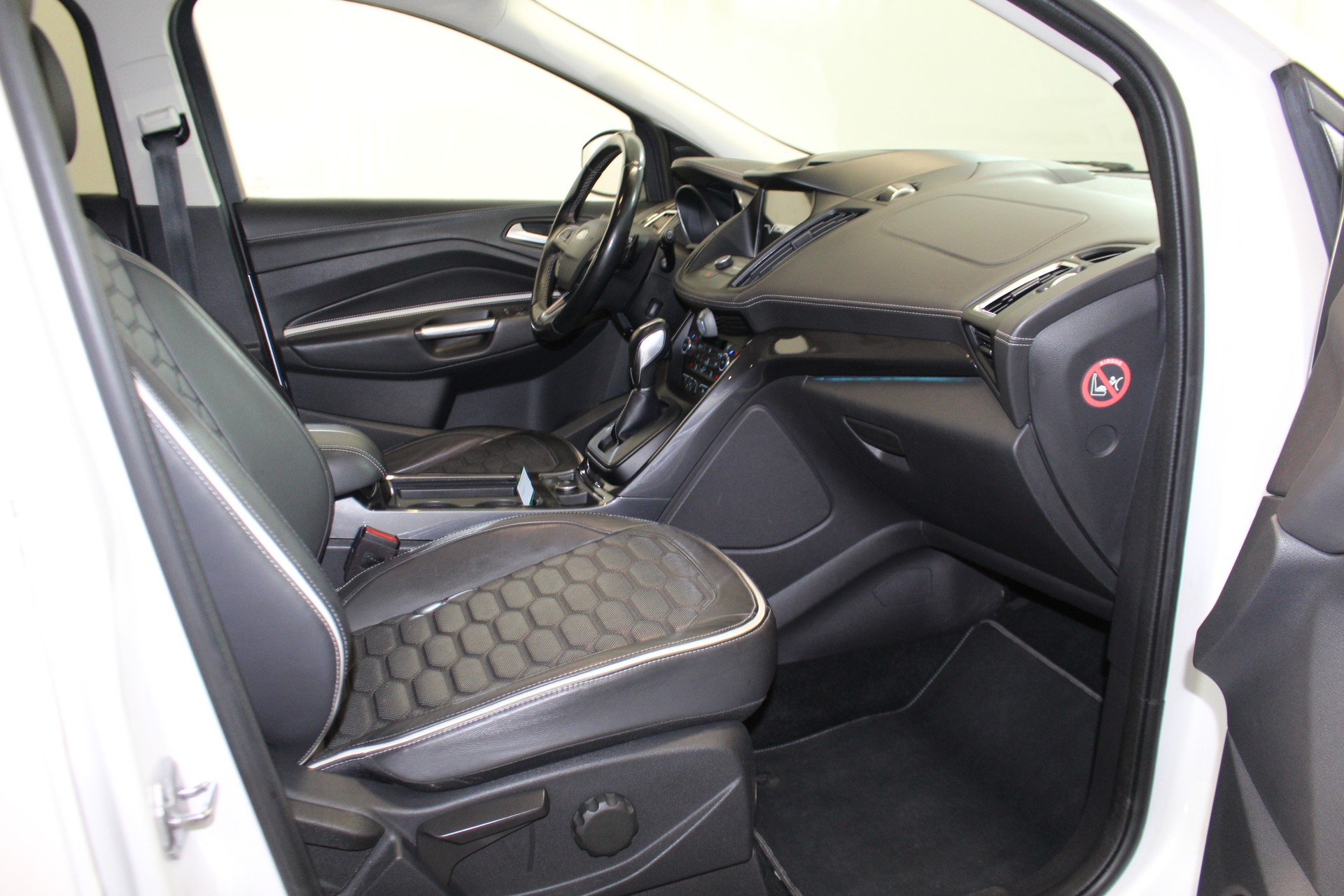 FORD Kuga 2.0 TDCi 180 Vignale FPS-image-10