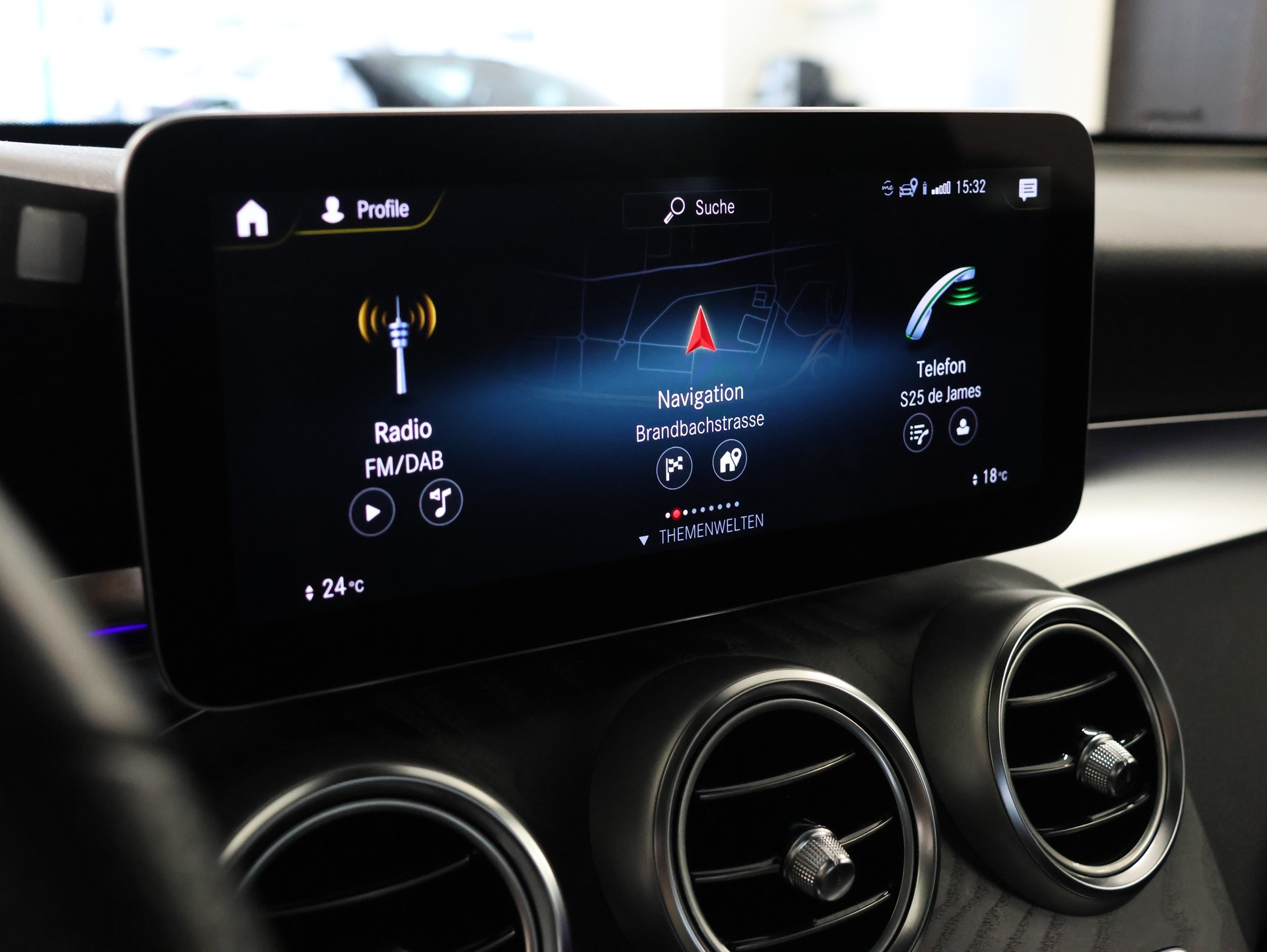 MERCEDES-BENZ GLC 200 AMG Line *Pano* *Volleder* *360° Kamera*-image-23