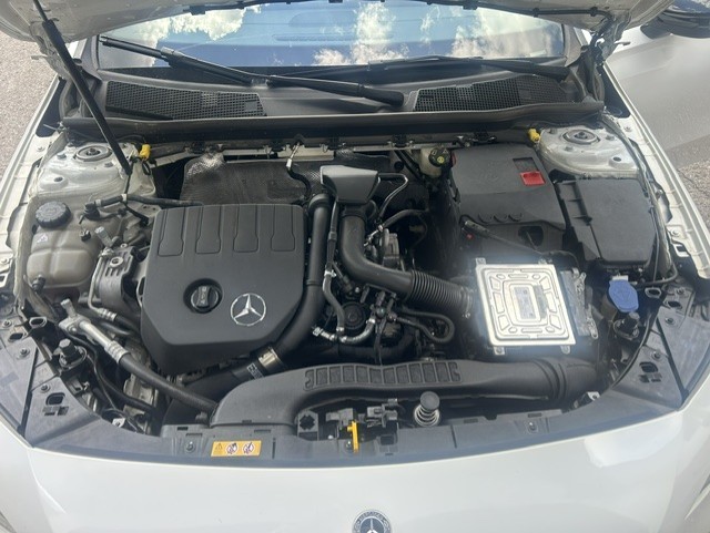 MERCEDES-BENZ A 180 AMG Line 7G-DCT-image-6