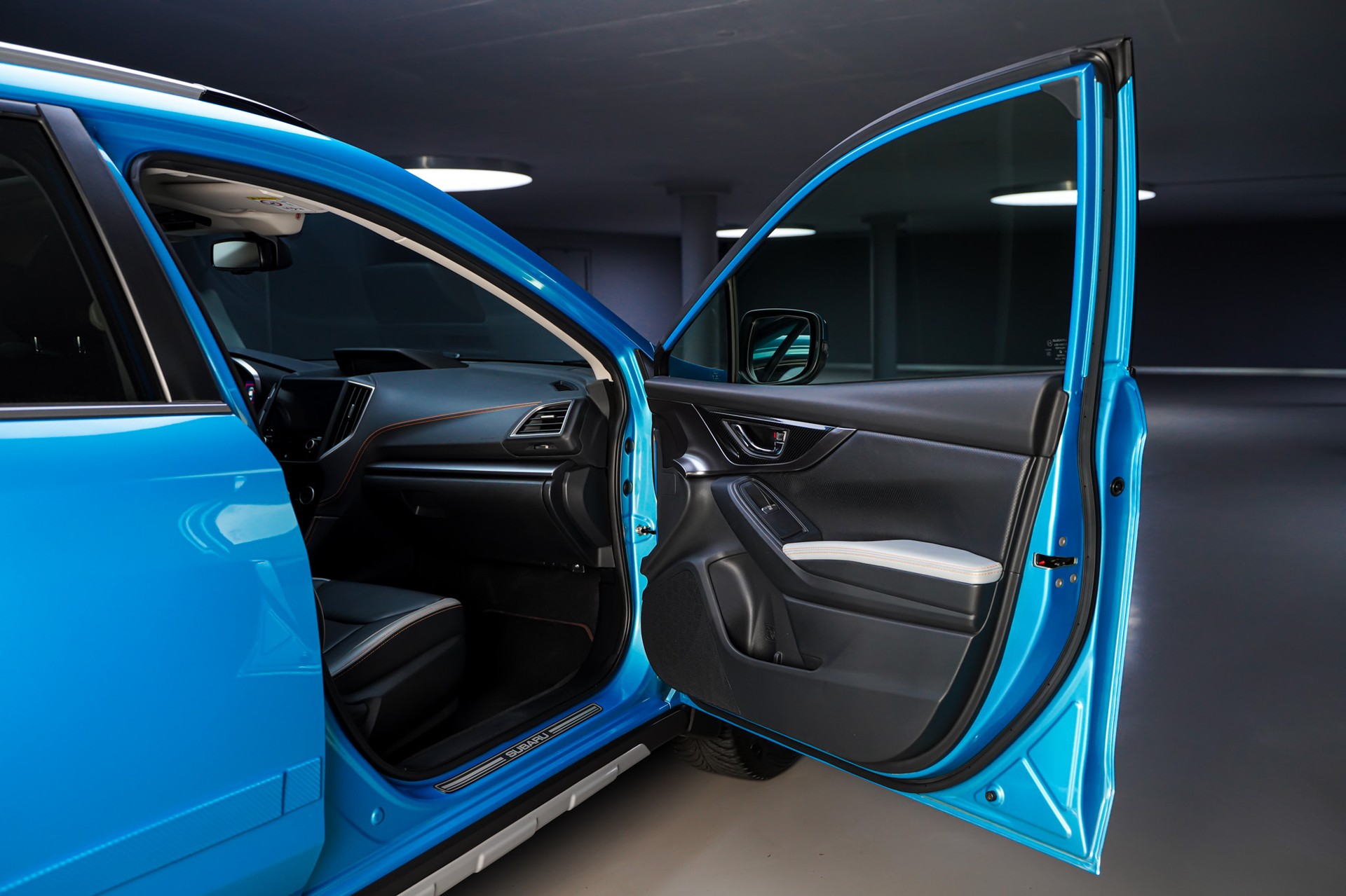 SUBARU XV 2.0 e-Boxer Luxury AWD Lineartronic-image-18