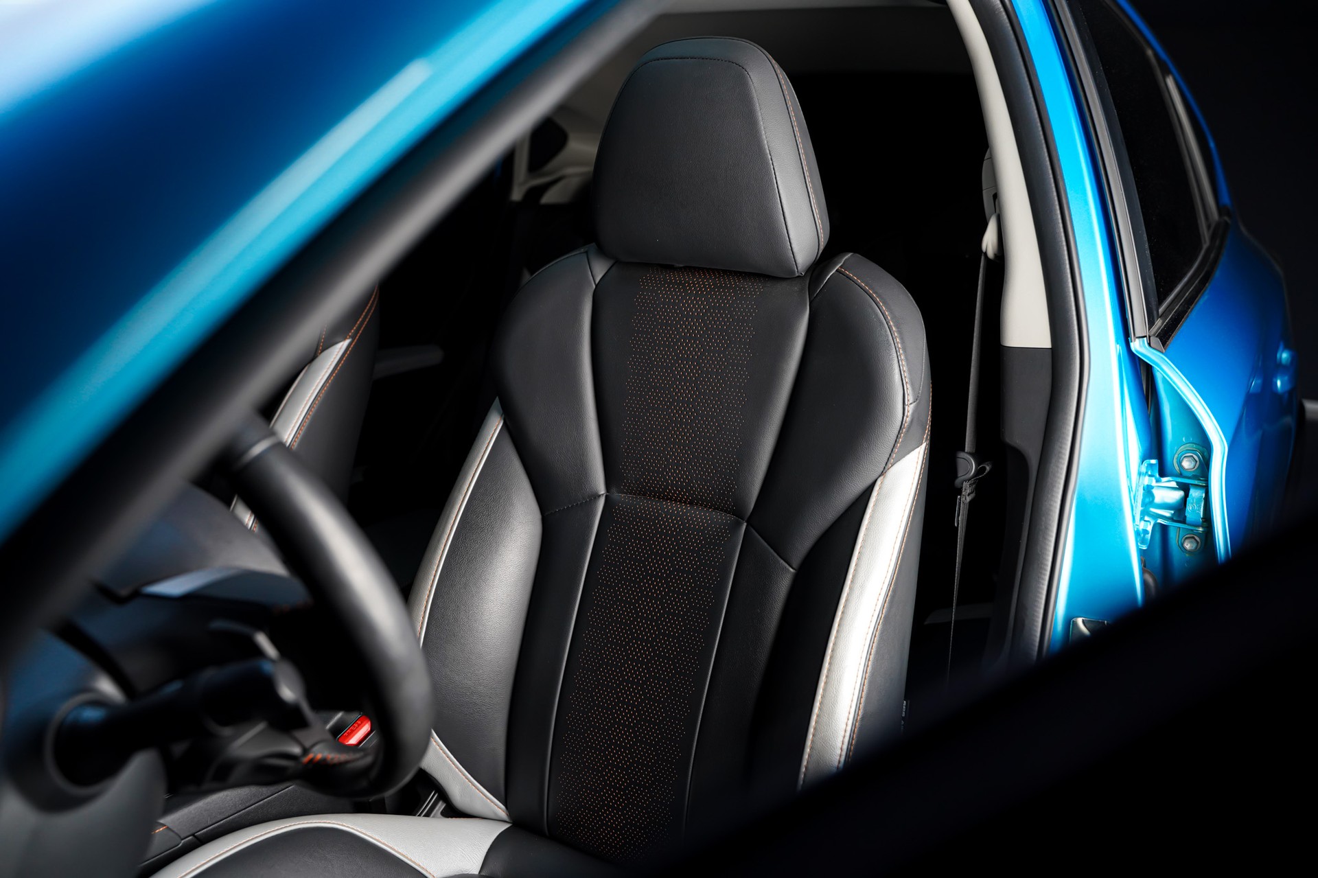 SUBARU XV 2.0 e-Boxer Luxury AWD Lineartronic-image-14