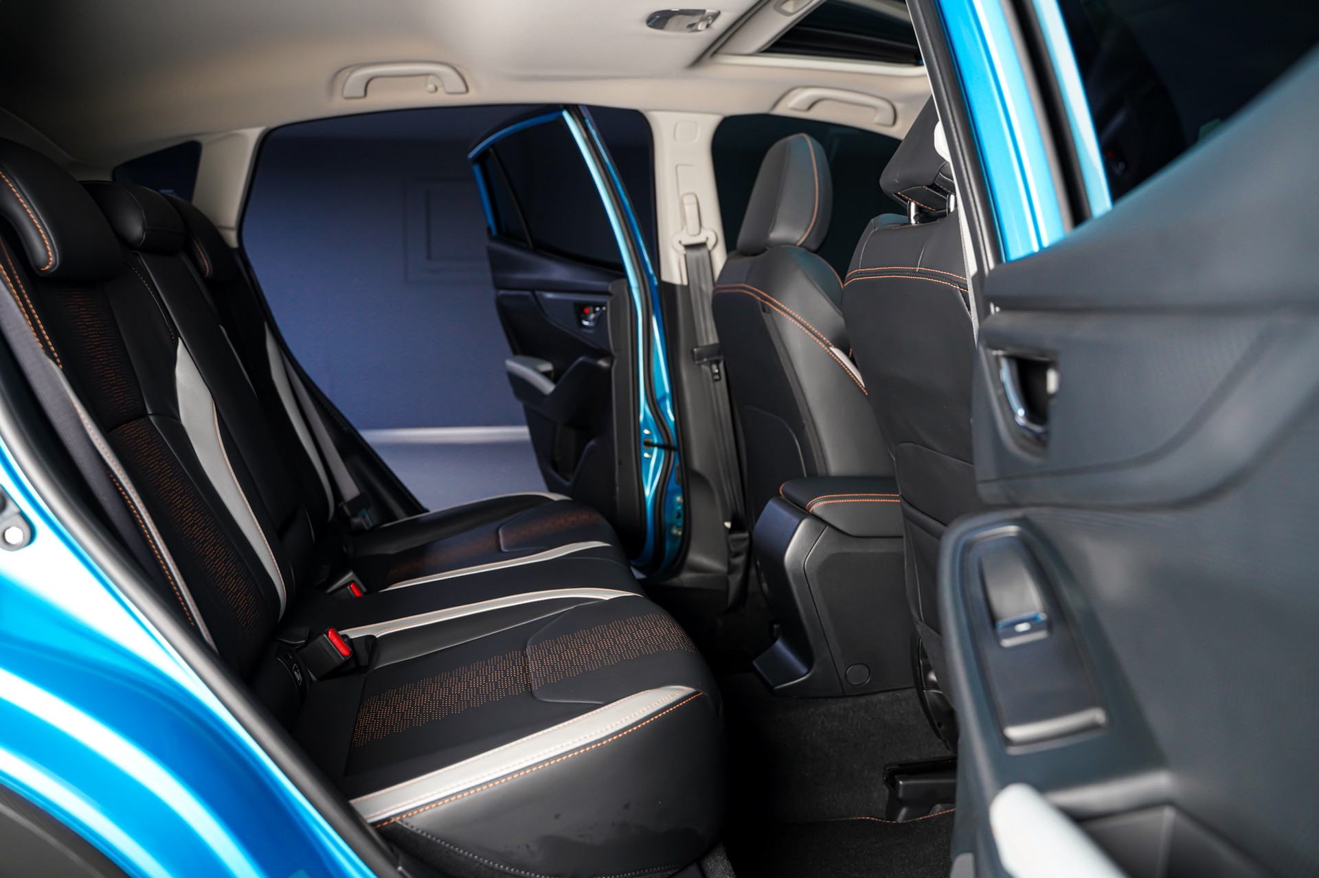 SUBARU XV 2.0 e-Boxer Luxury AWD Lineartronic-image-16