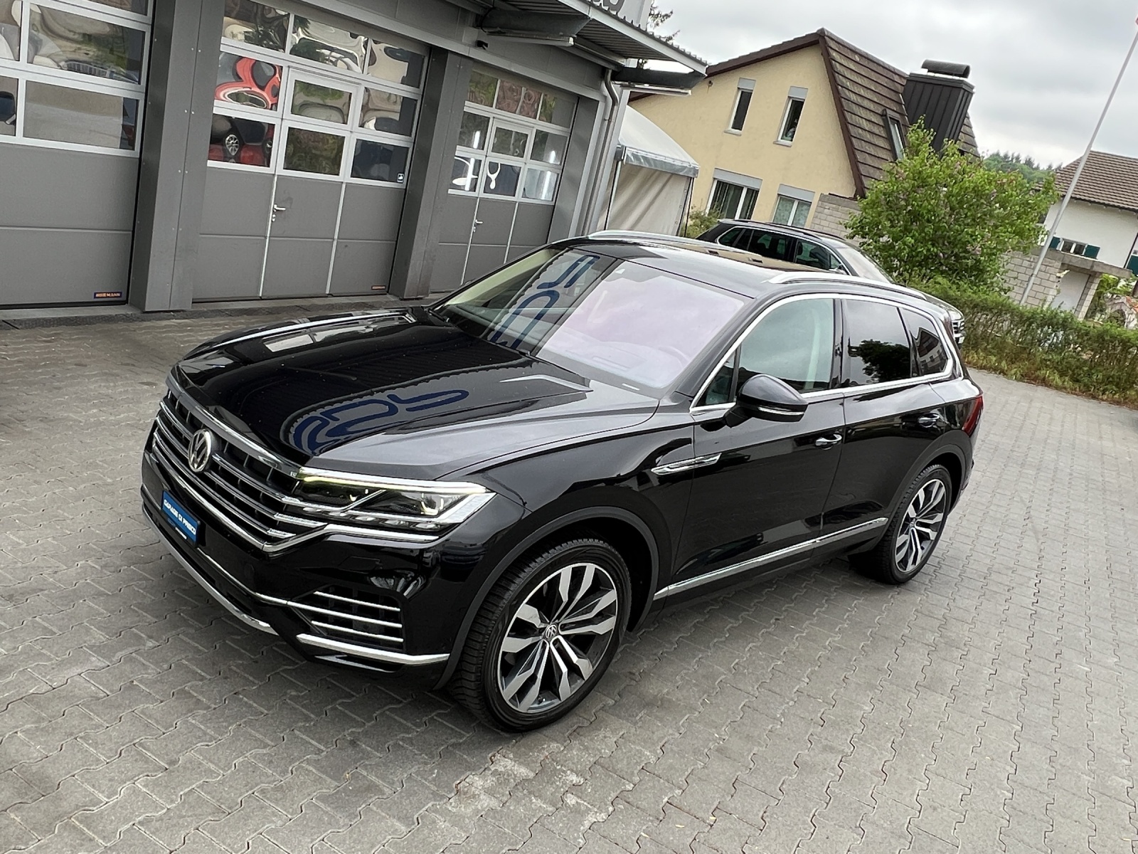 VW Touareg 3.0 TDI Atmosphere Tiptronic-image-16