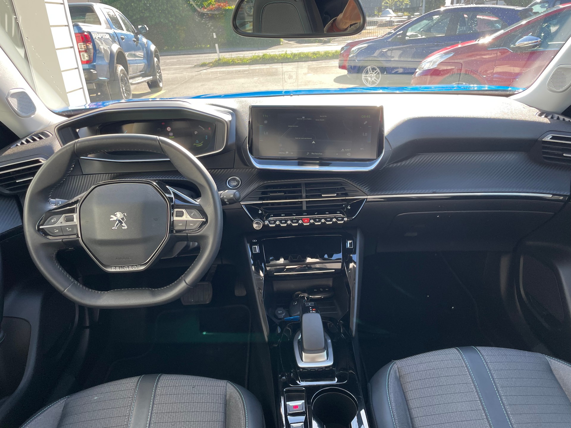 PEUGEOT 2008 e Allure Pack-image-7